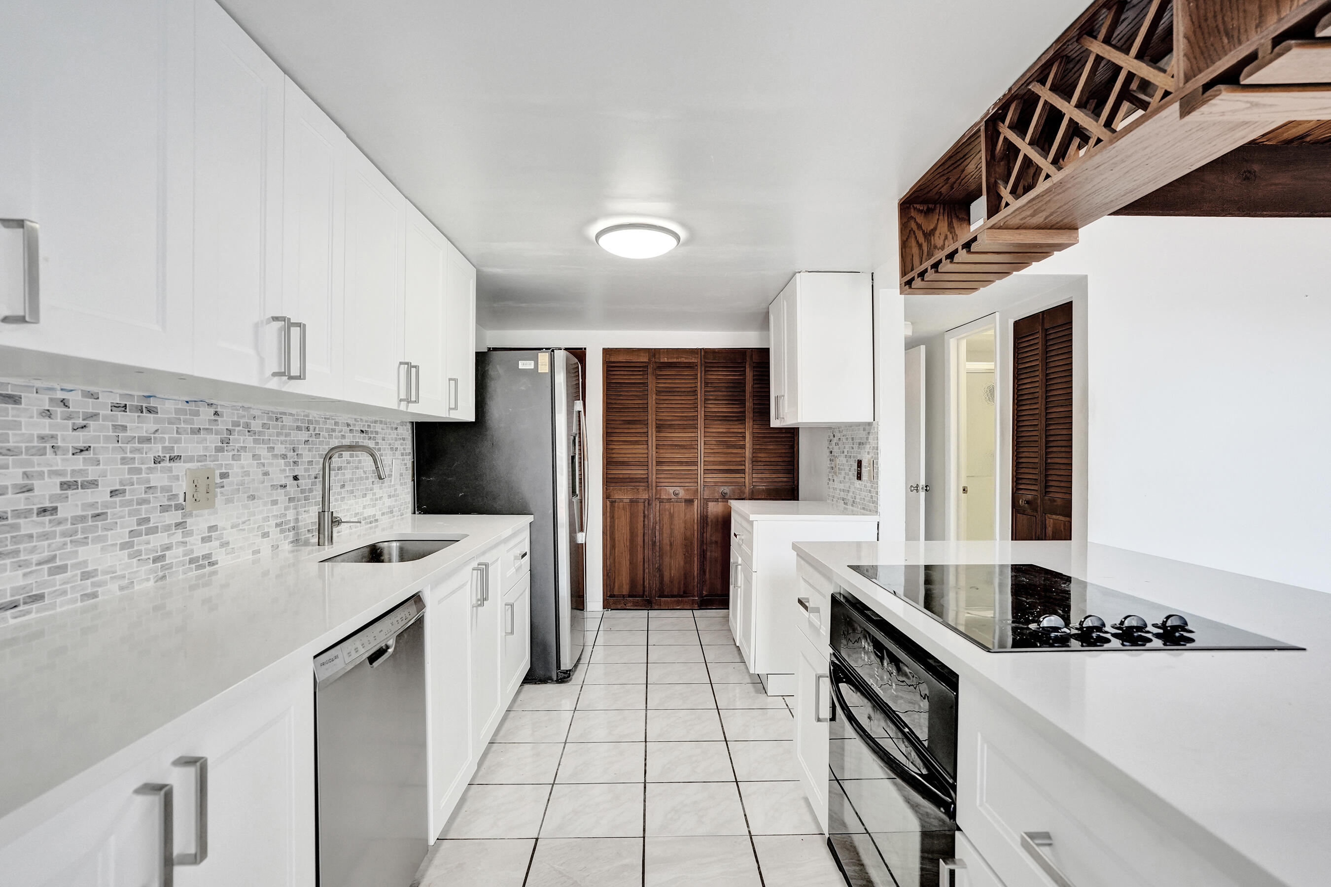 731 E COCO PLUM Circle 4 Property Photo 1