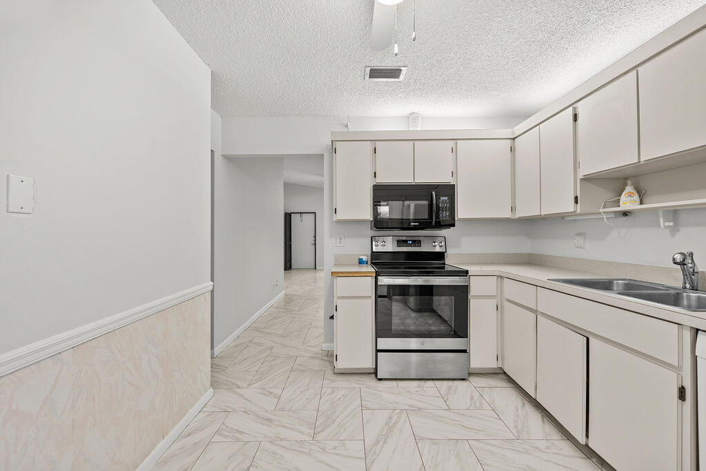 8019 Se Villa Circle Property Photo 6