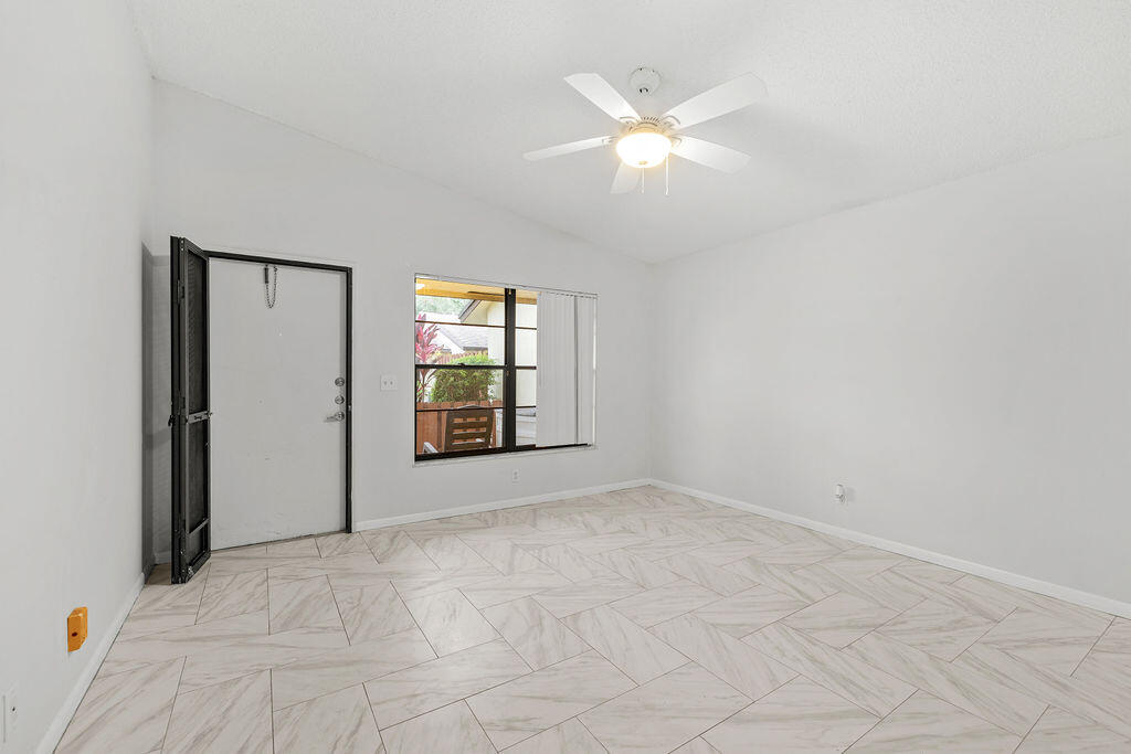 8019 Se Villa Circle Property Photo 11