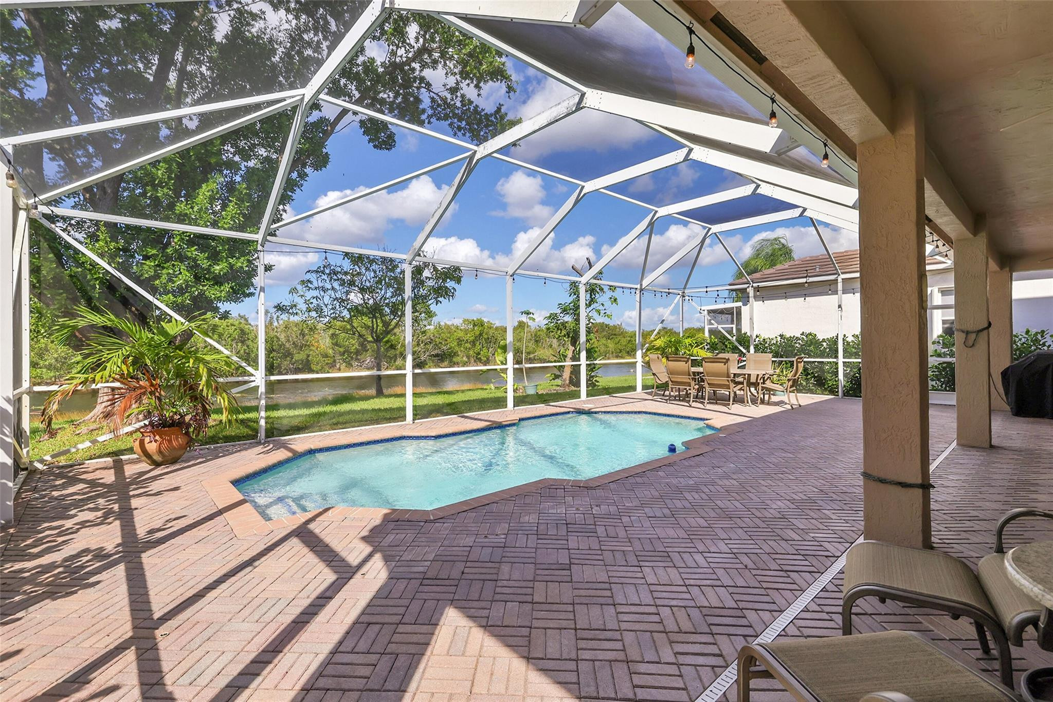 1020 Lavender Circle Property Photo 1