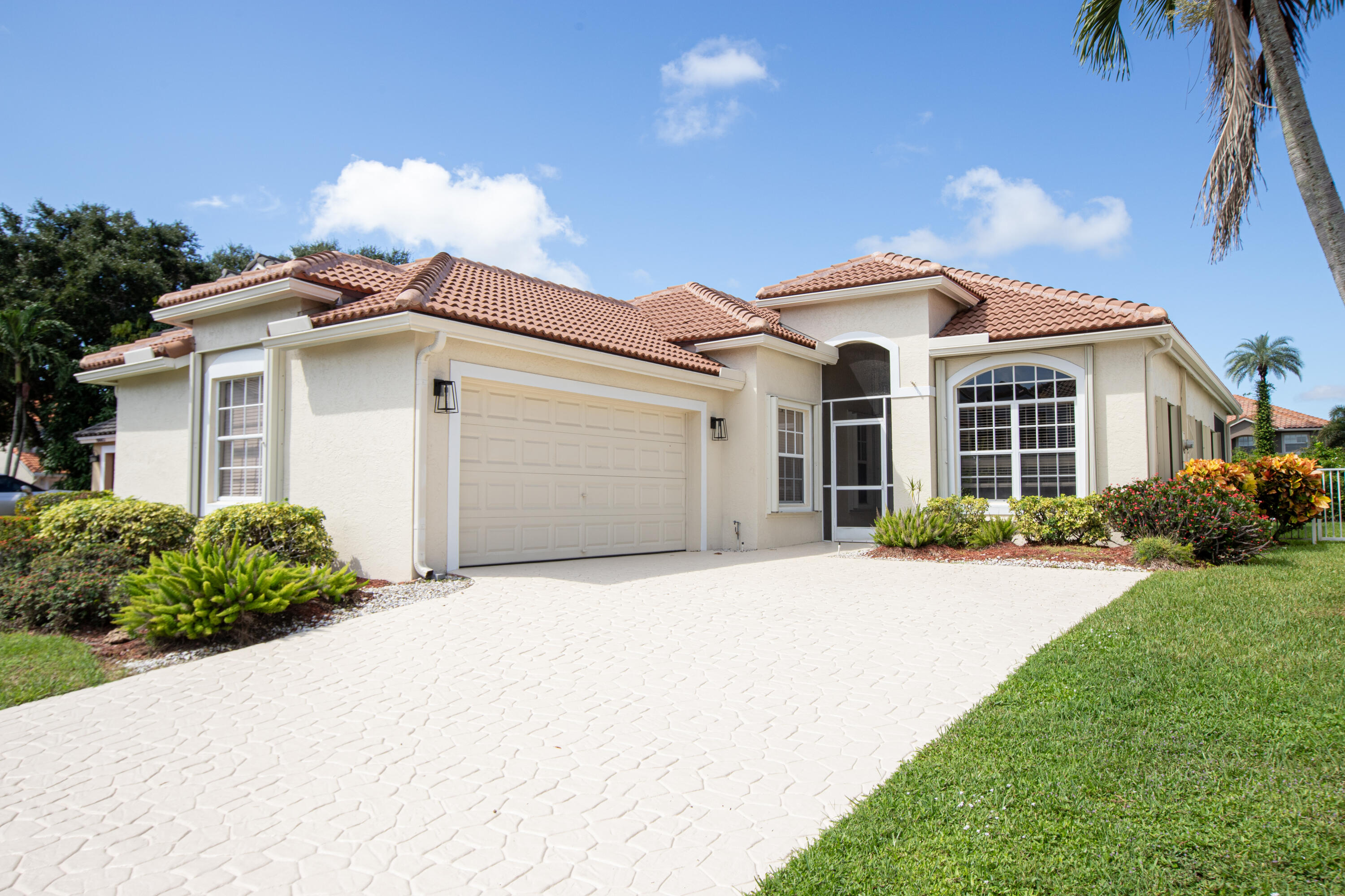 10881 LA SALINAS Circle Property Photo 1