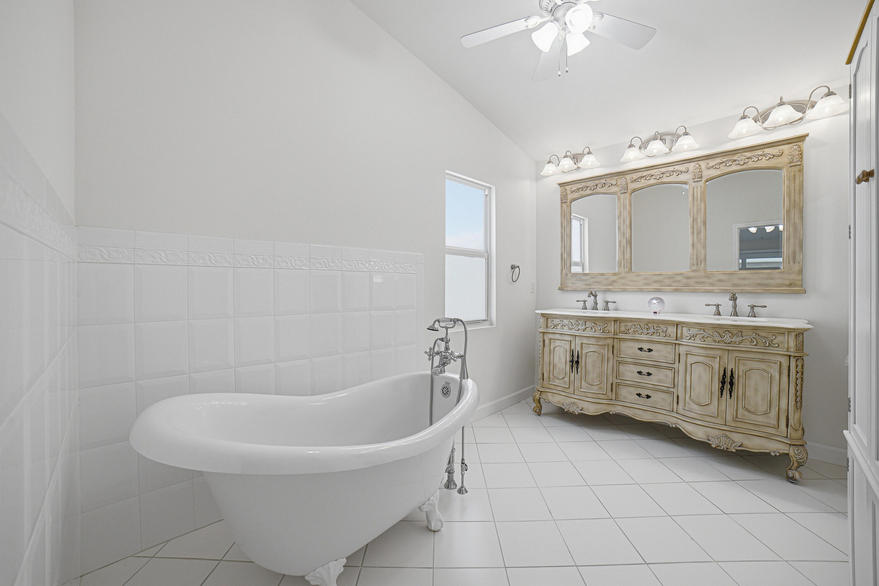 9682 Via Emilie Property Photo 48