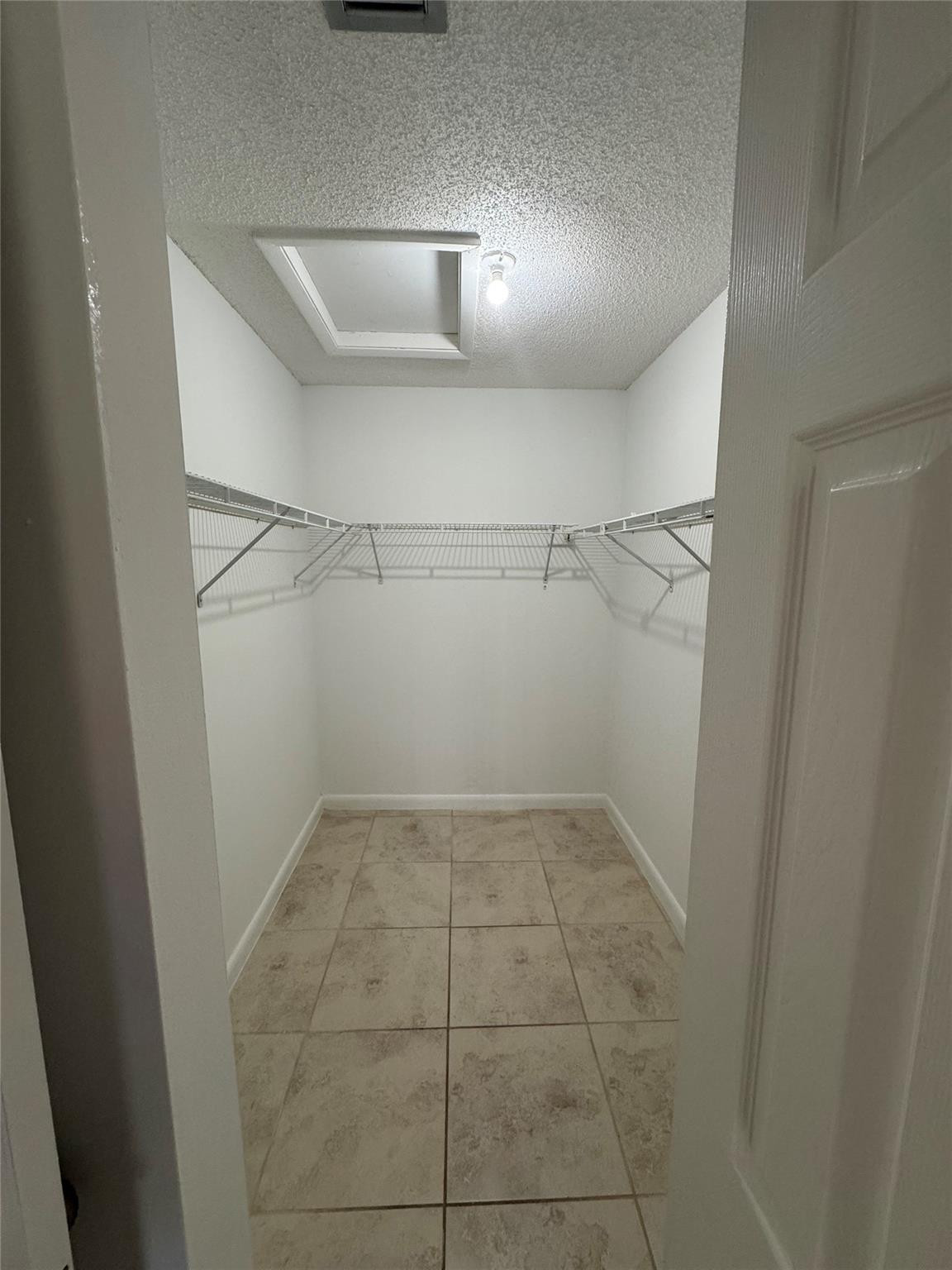 445 Lakeview Drive 3 Property Photo 8