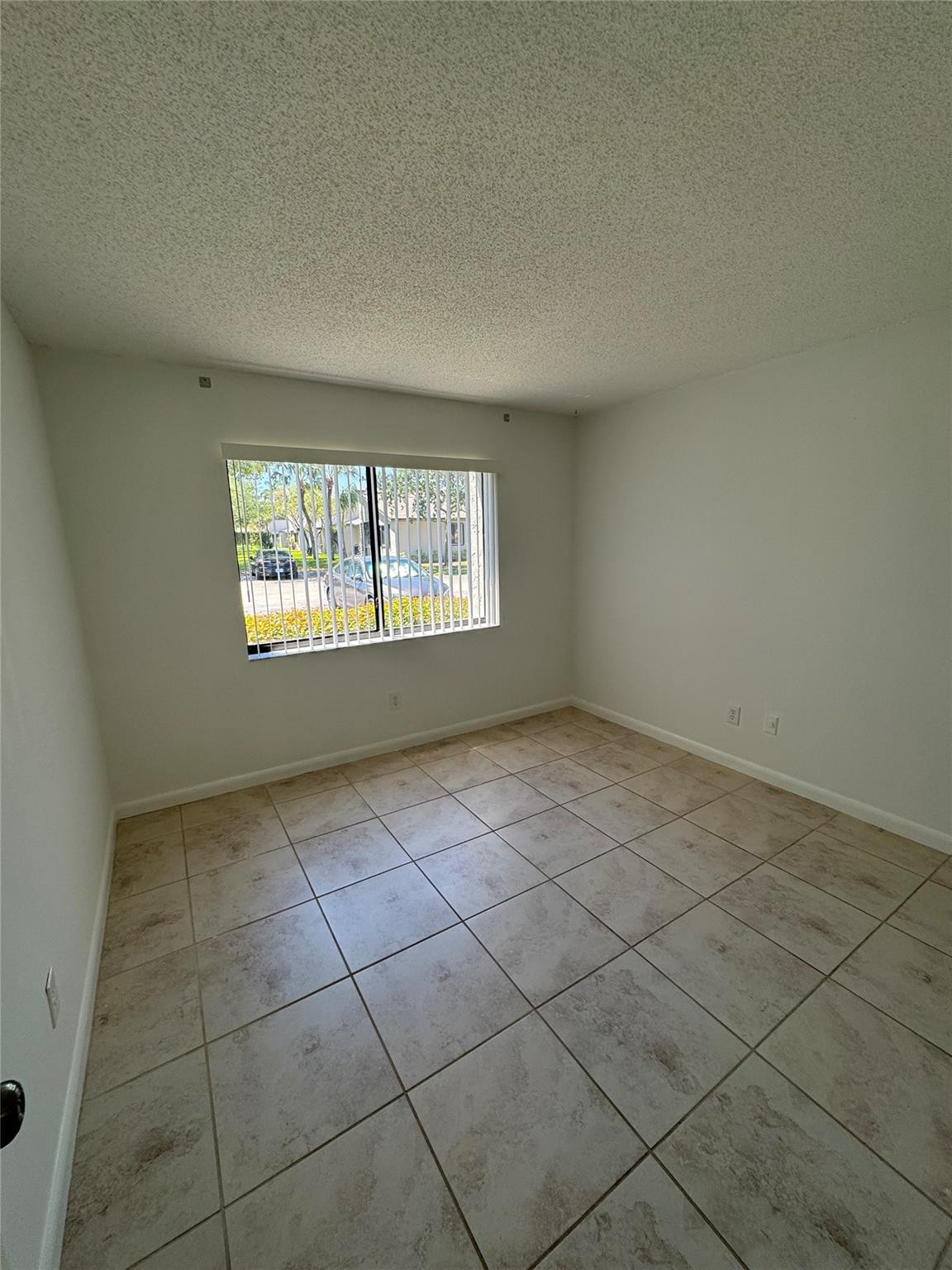 445 Lakeview Drive 3 Property Photo 10