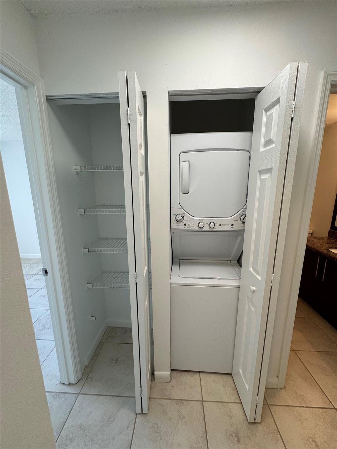 445 Lakeview Drive 3 Property Photo 12