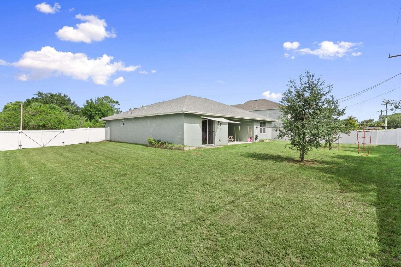 601 Sw S Quick Circle 601 Property Photo 3