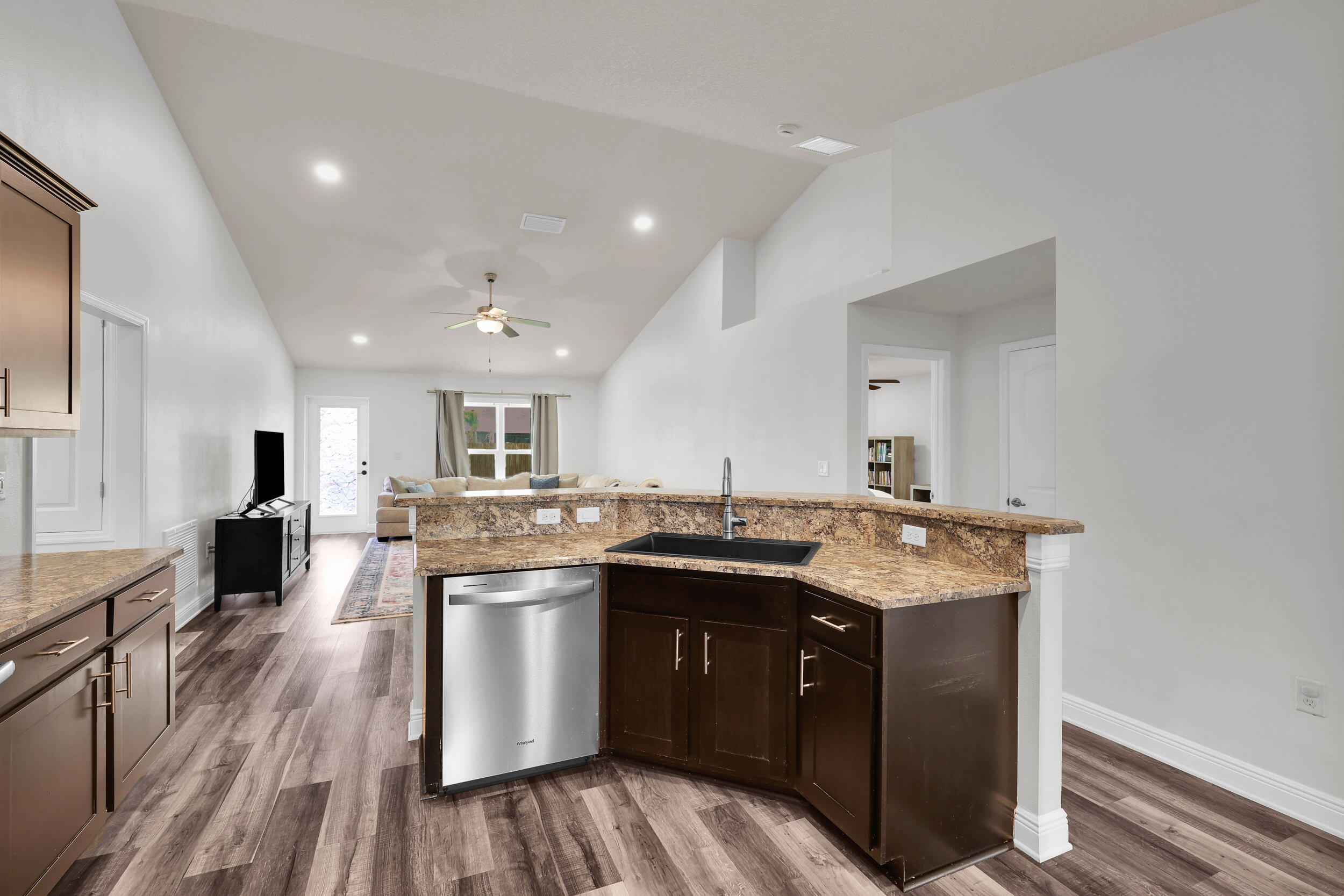 5857 Nw Ethel Court Property Photo 13