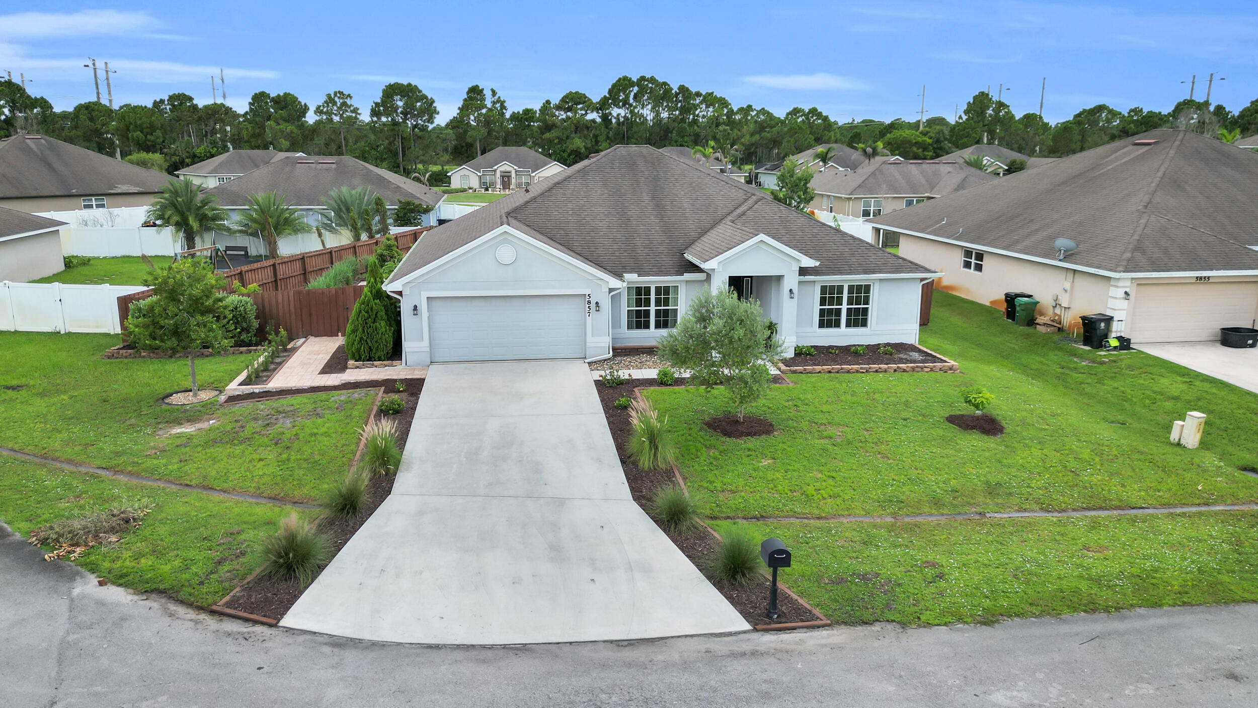 5857 Nw Ethel Court Property Photo 56