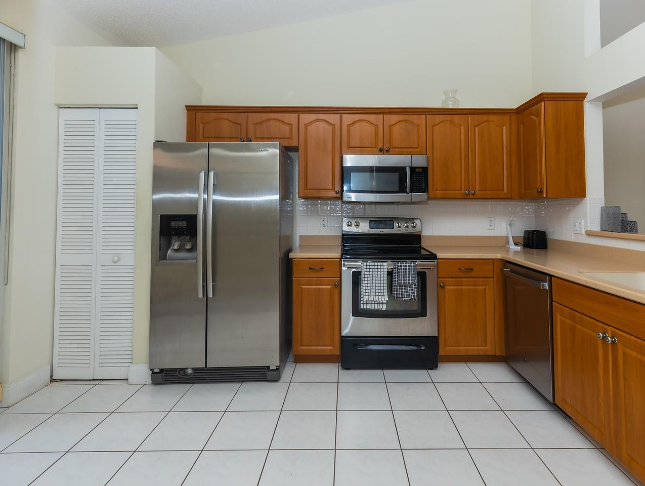 2491 Aragon Boulevard 2 Property Photo 3