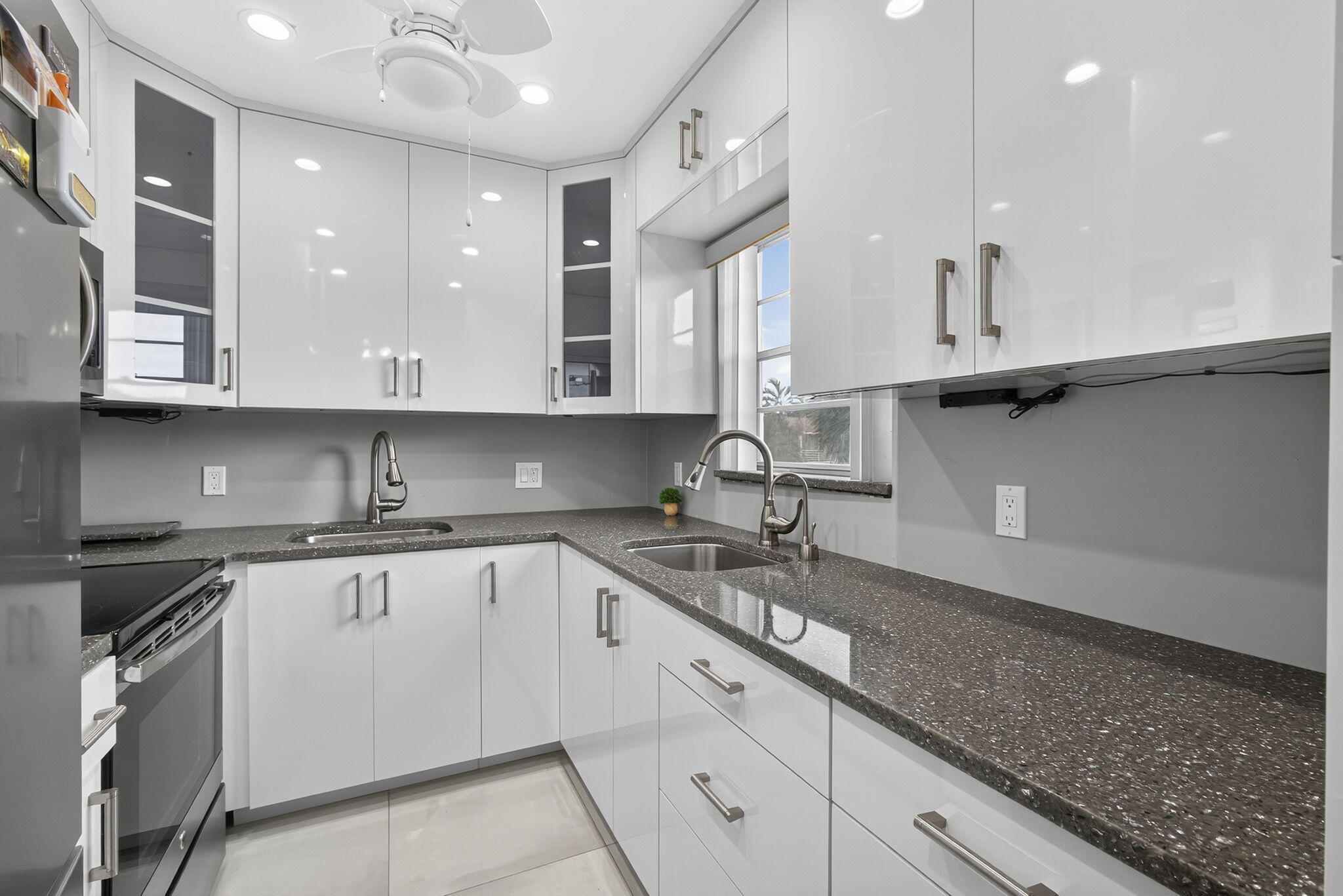 160 EASTHAMPTON G Property Photo 1