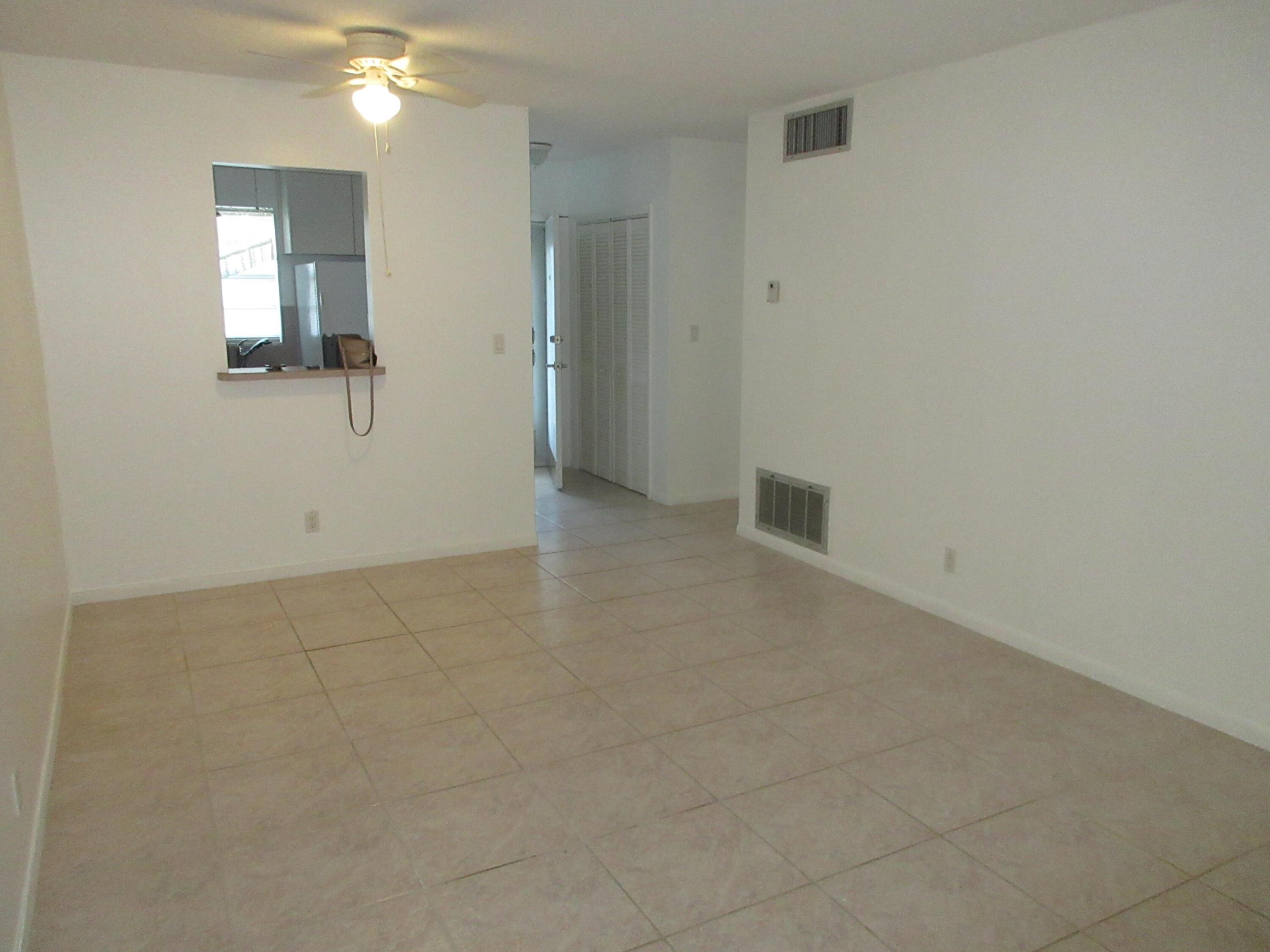 1115 Lake Terrace 107 Property Photo 4