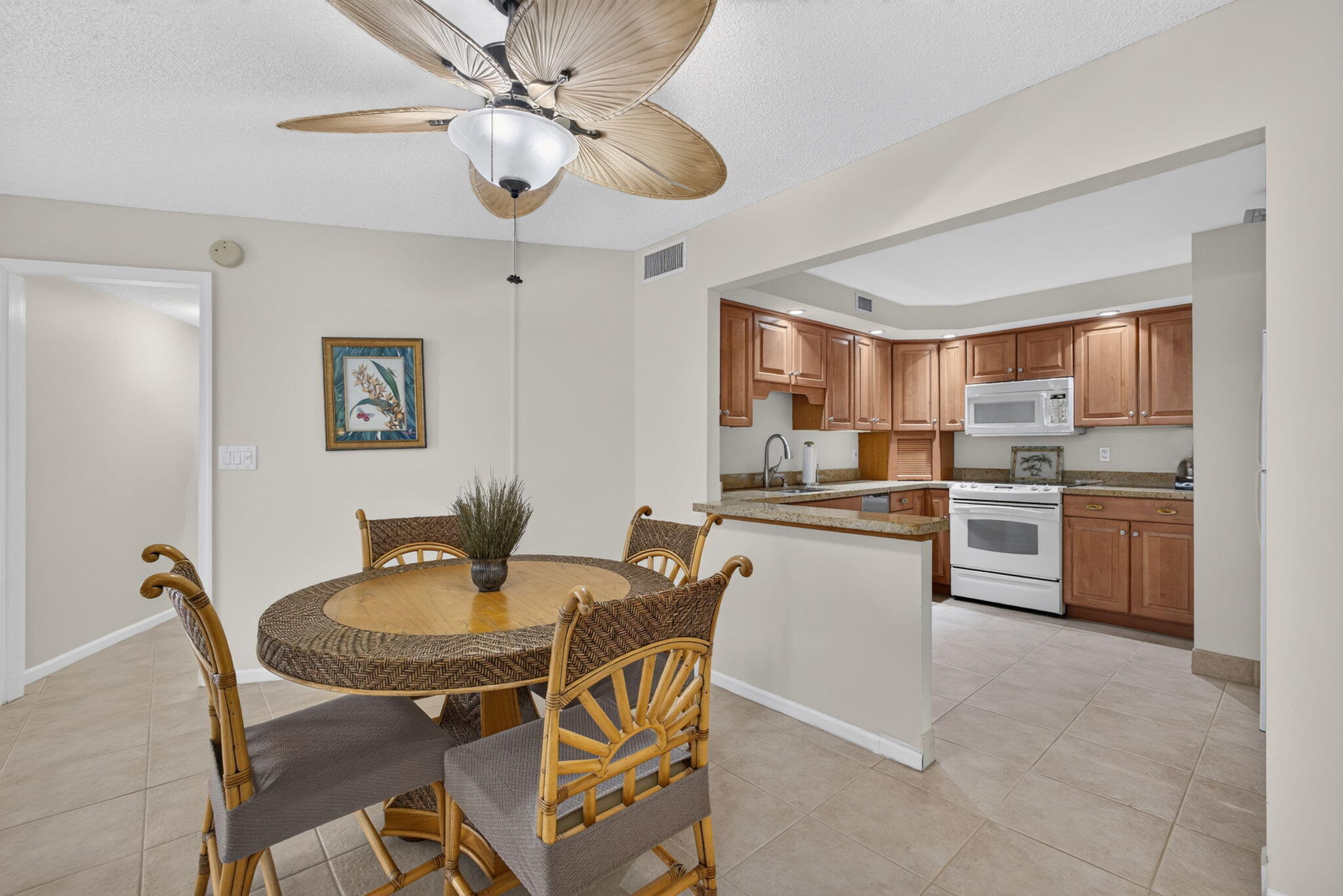 2800 N Ocean Drive B-4a Property Photo 4