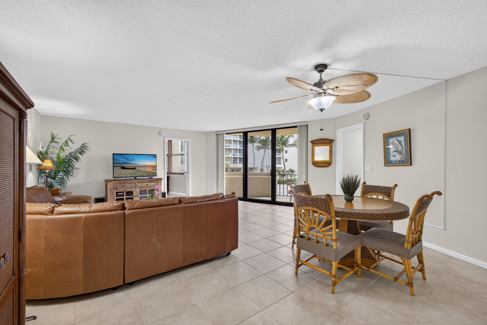 2800 N Ocean Drive B-4a Property Photo 6