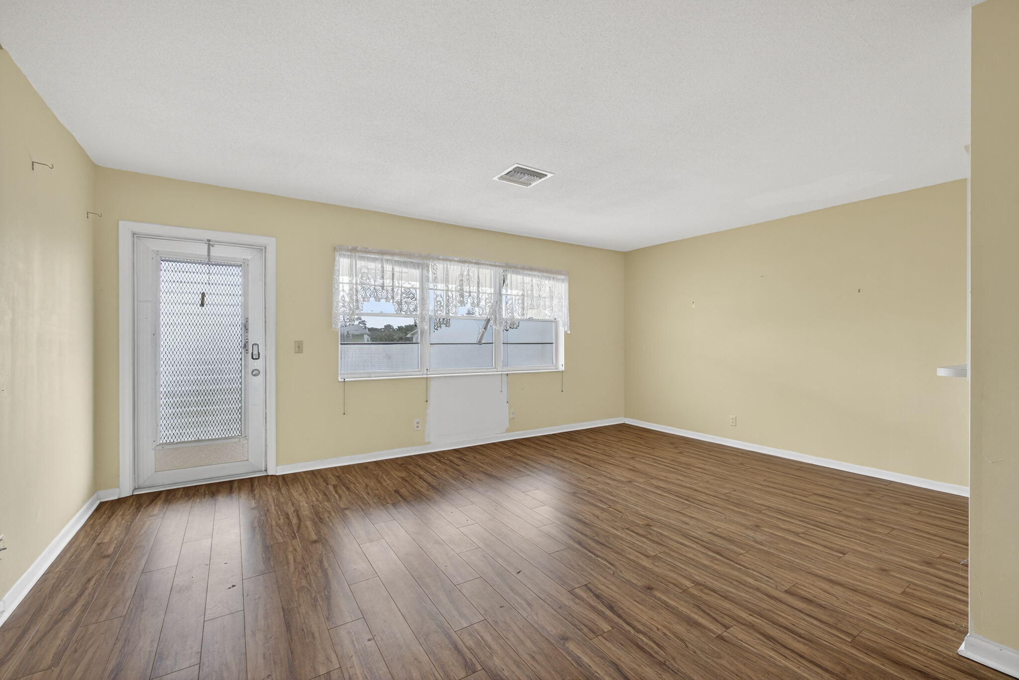 159 Easthampton G Property Photo 3