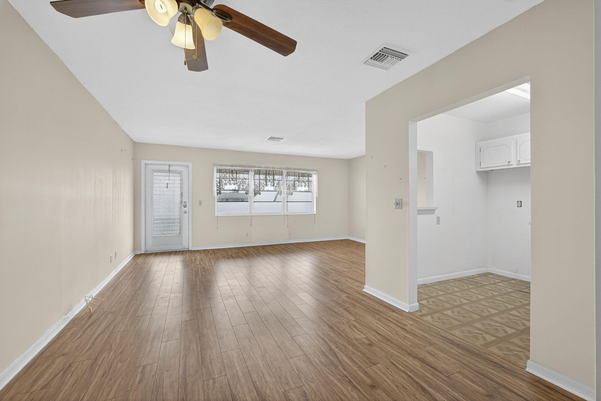 159 Easthampton G Property Photo 4