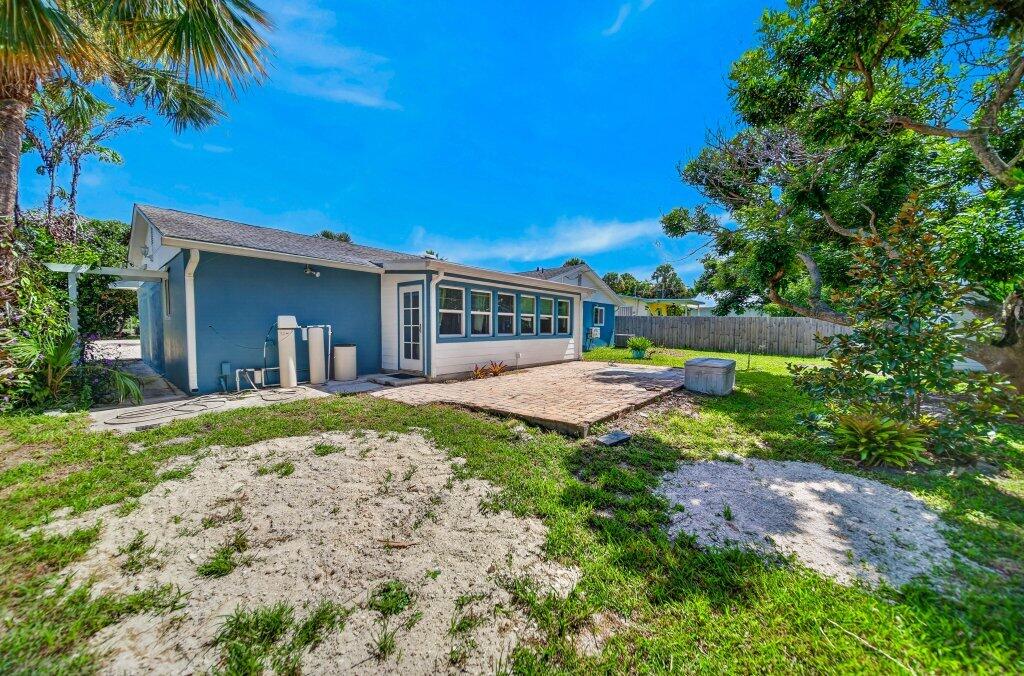 2288 Ne Patrician Street Property Photo 12