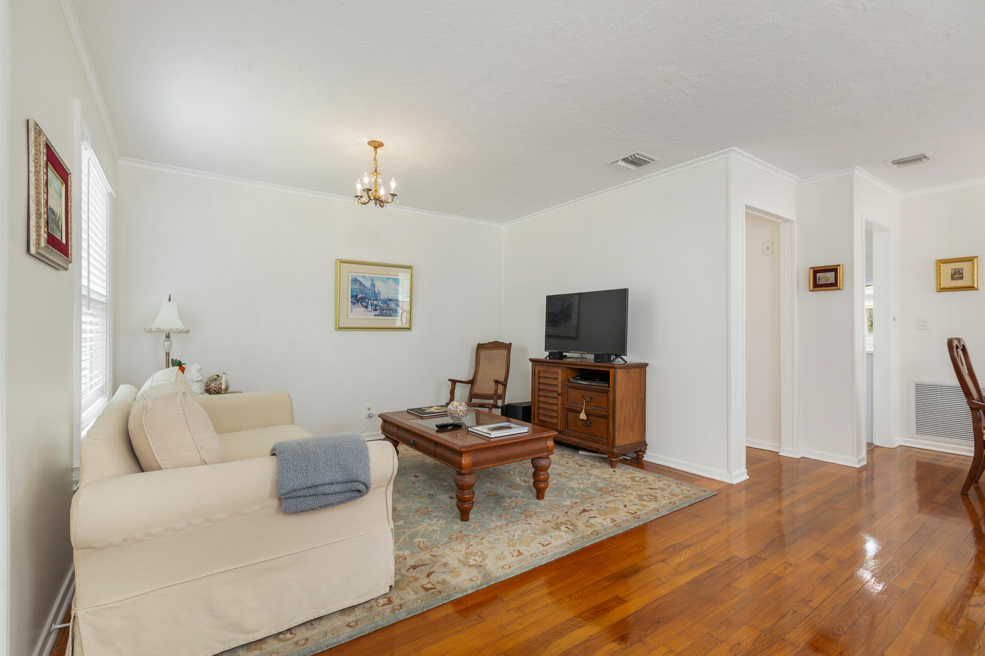 816 Avon Road Property Photo 4