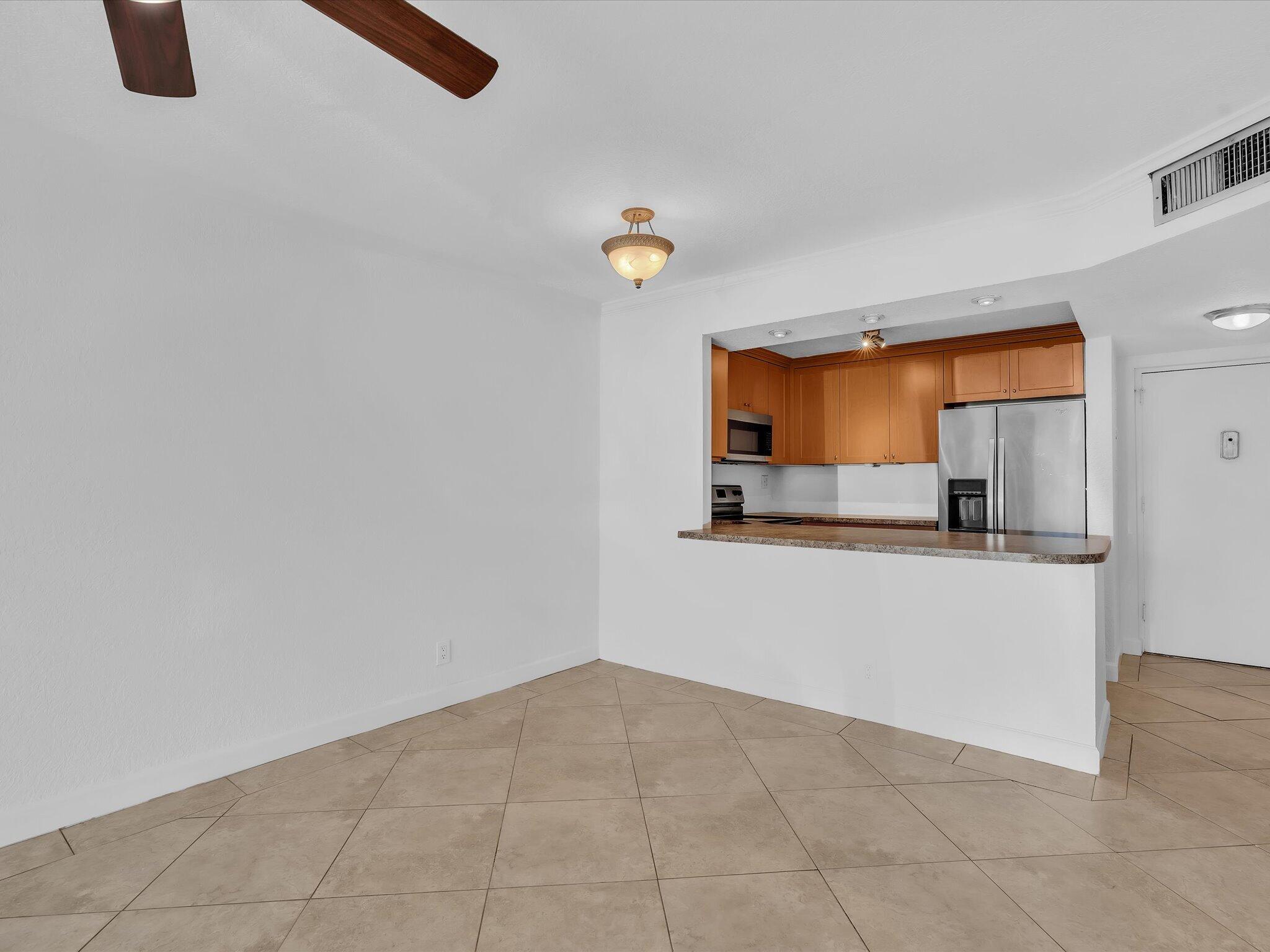 3002 Ne 5th Terrace 105-b Property Photo 6
