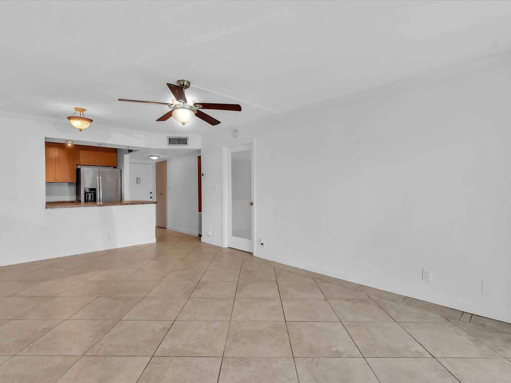 3002 Ne 5th Terrace 105-b Property Photo 8