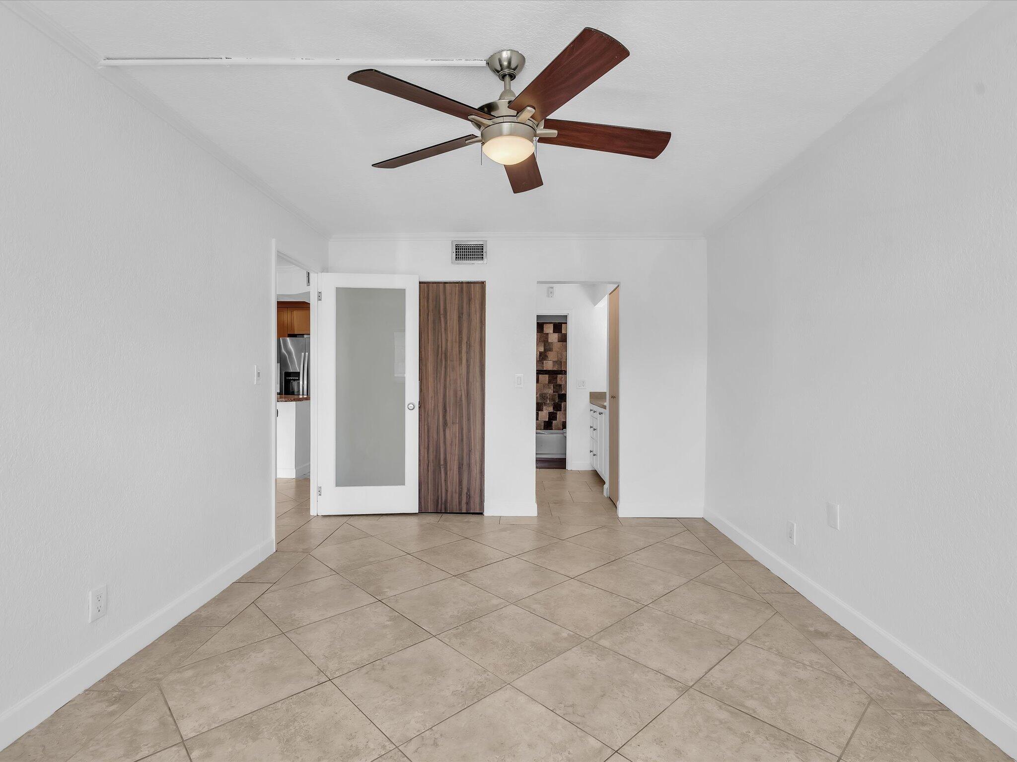 3002 Ne 5th Terrace 105-b Property Photo 14