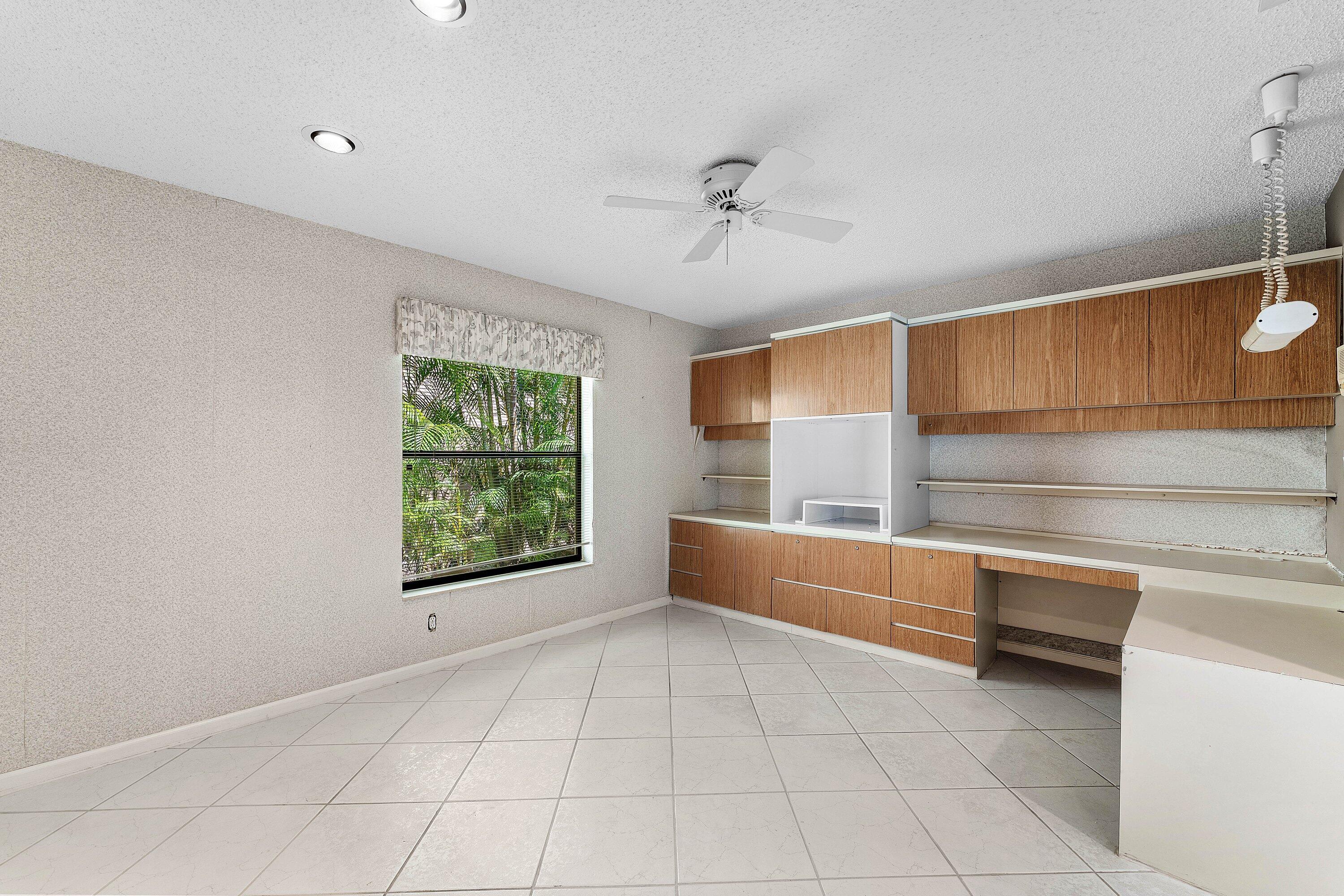 10775 Boca Woods Lane Property Photo 23