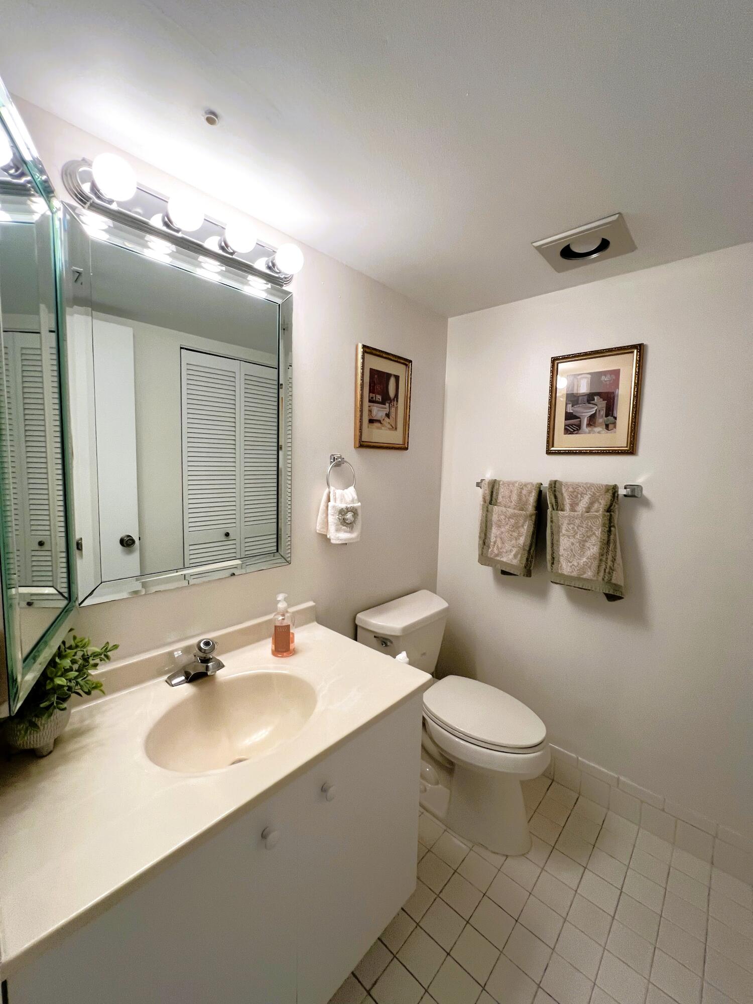 3402 Bimini Lane G4 Property Photo 9