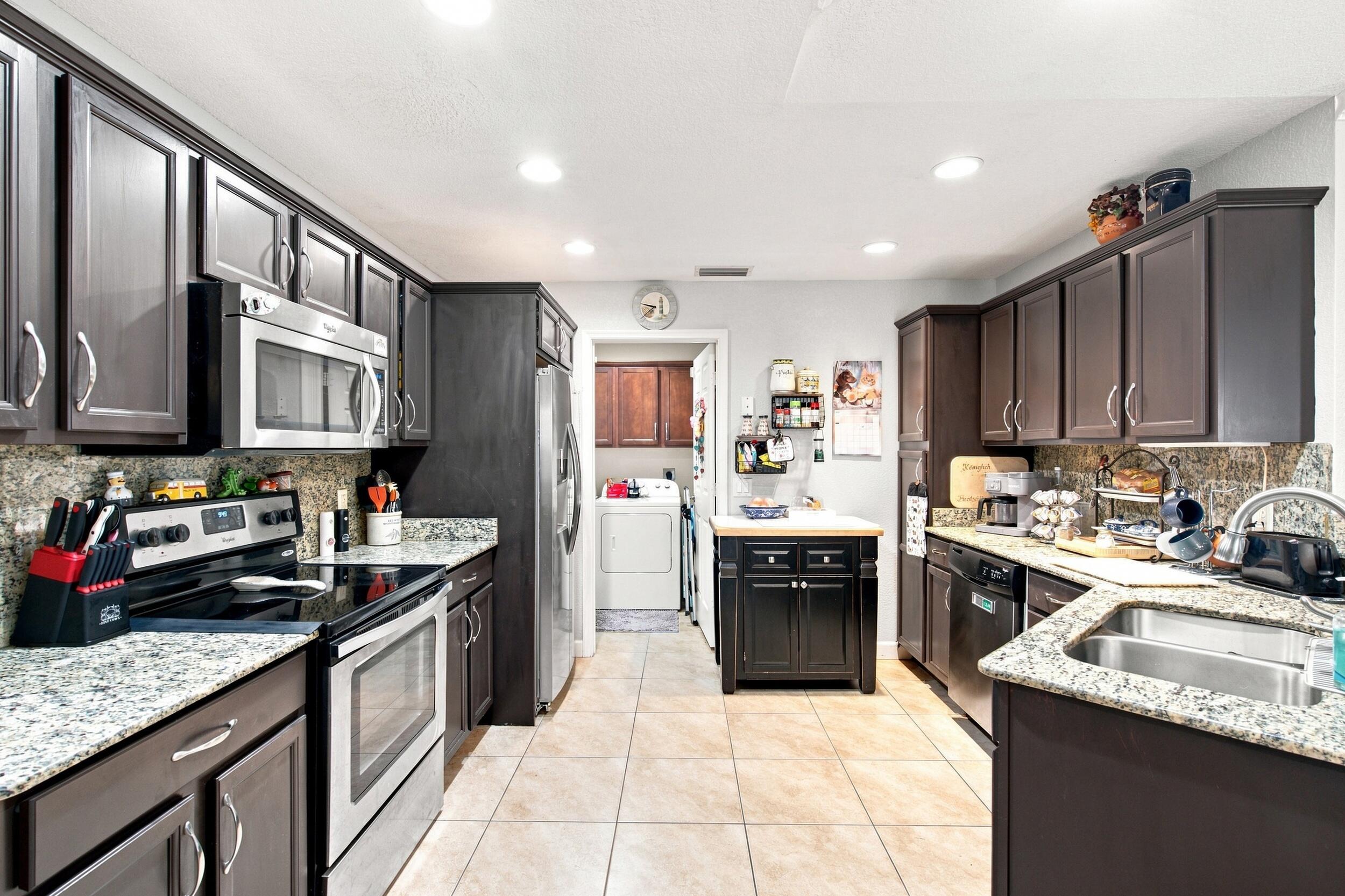 82 Mediterranean Boulevard E Property Photo 7