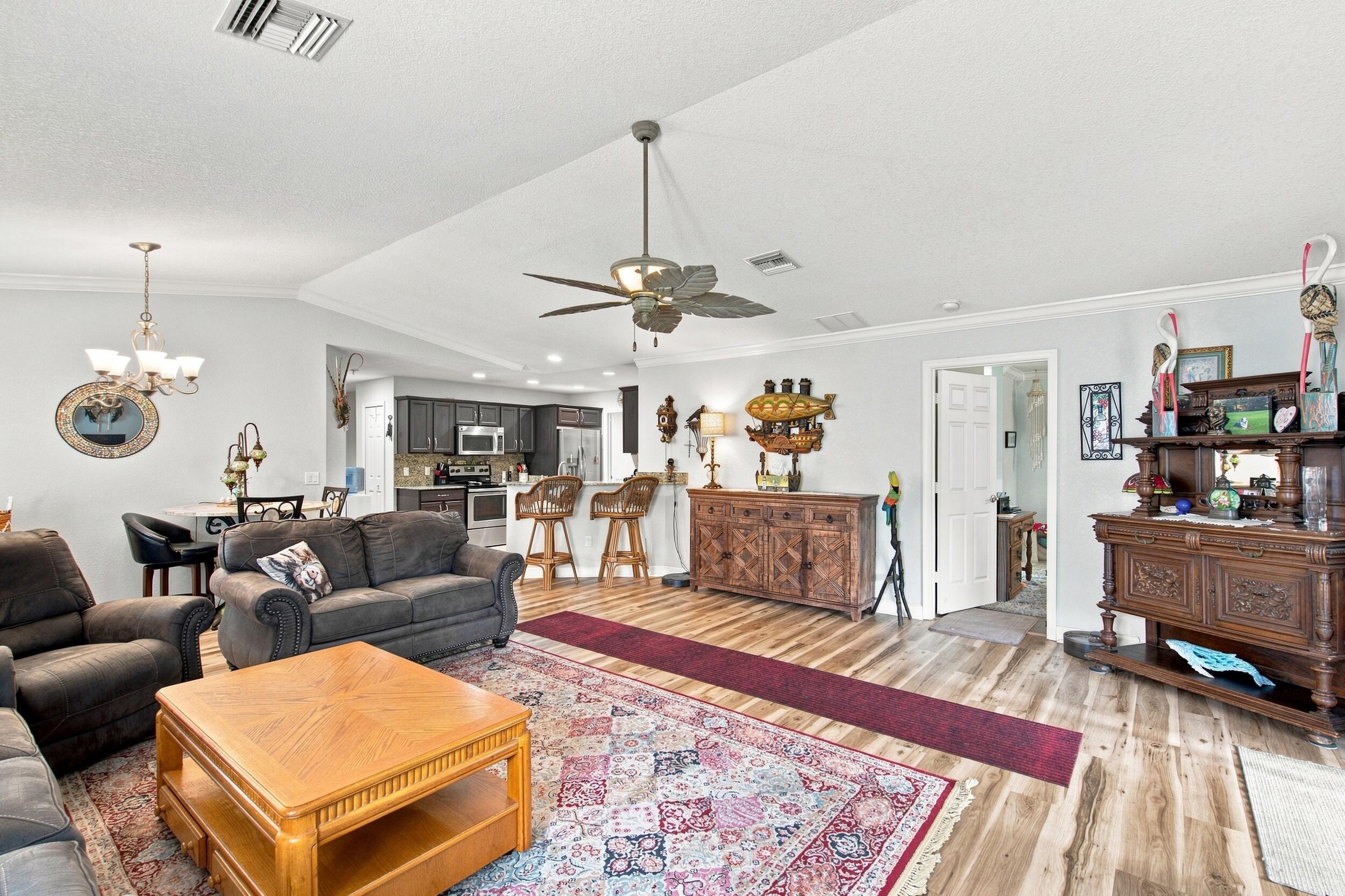 82 Mediterranean Boulevard E Property Photo 12