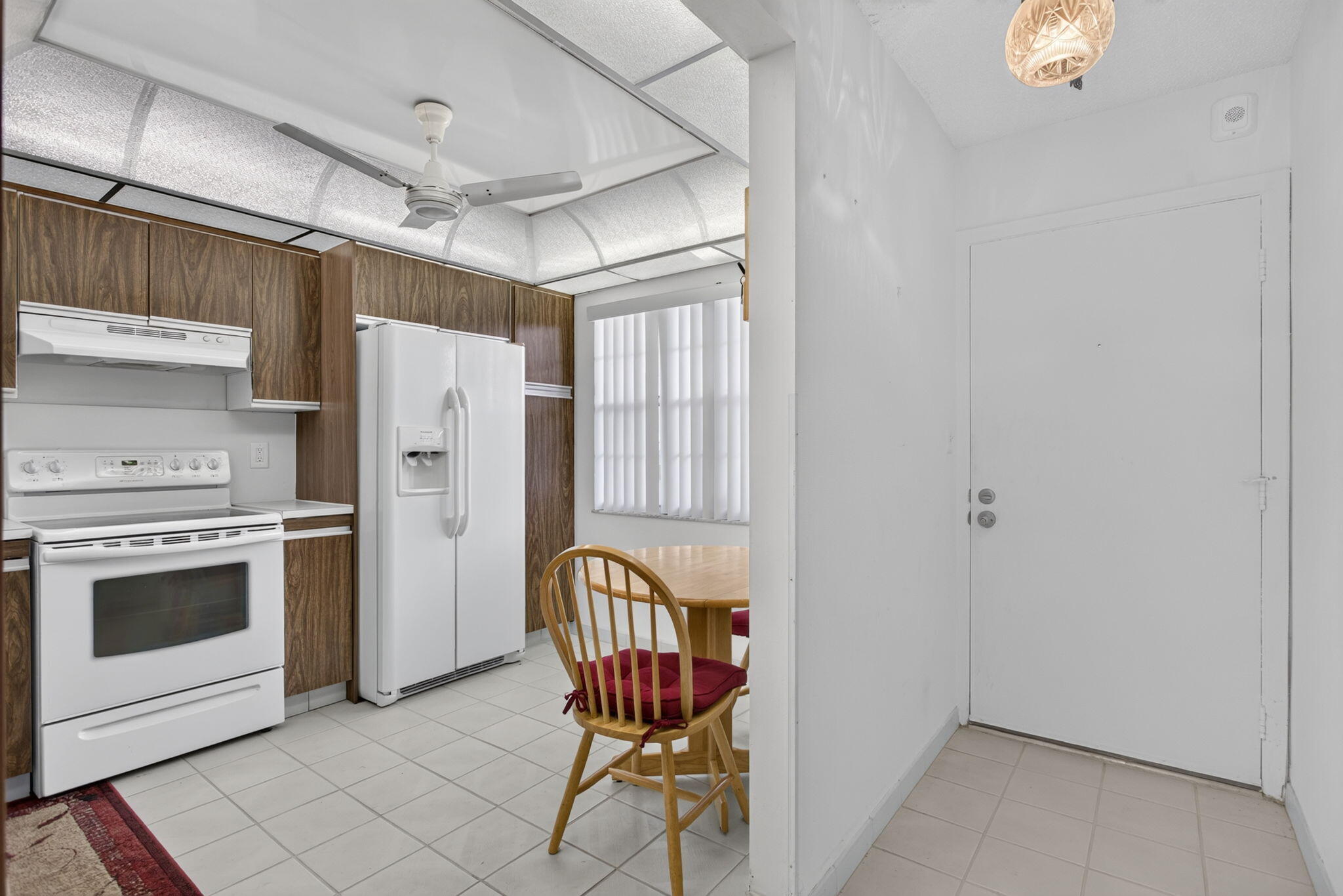 2201 Lucaya Bend M2 Property Photo 3