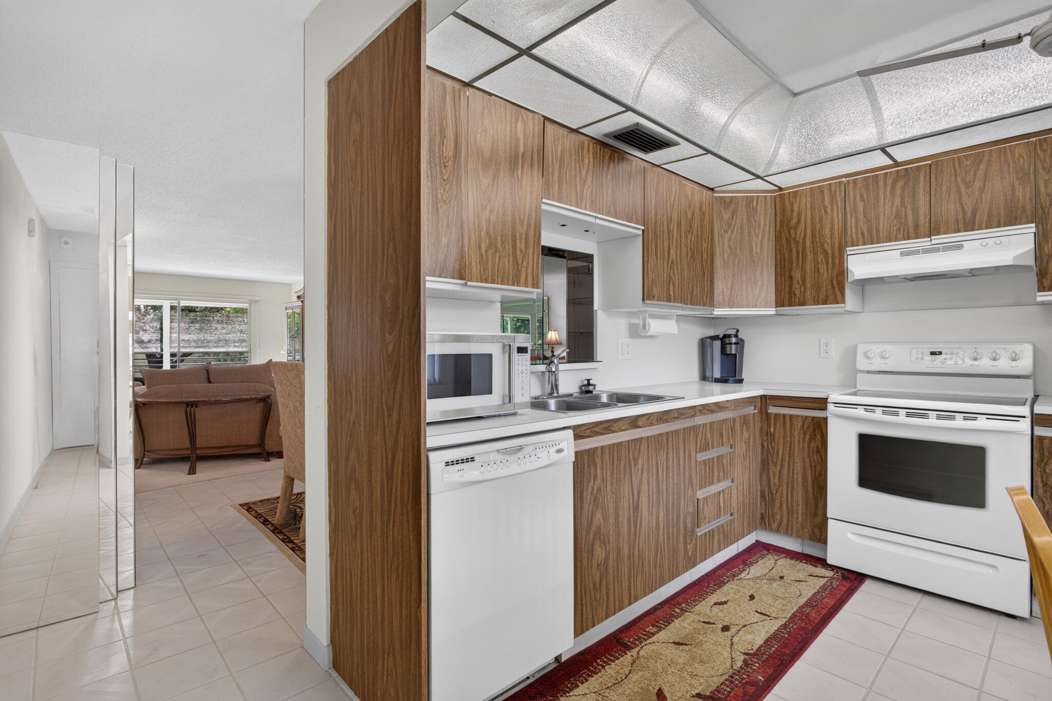2201 Lucaya Bend M2 Property Photo 8