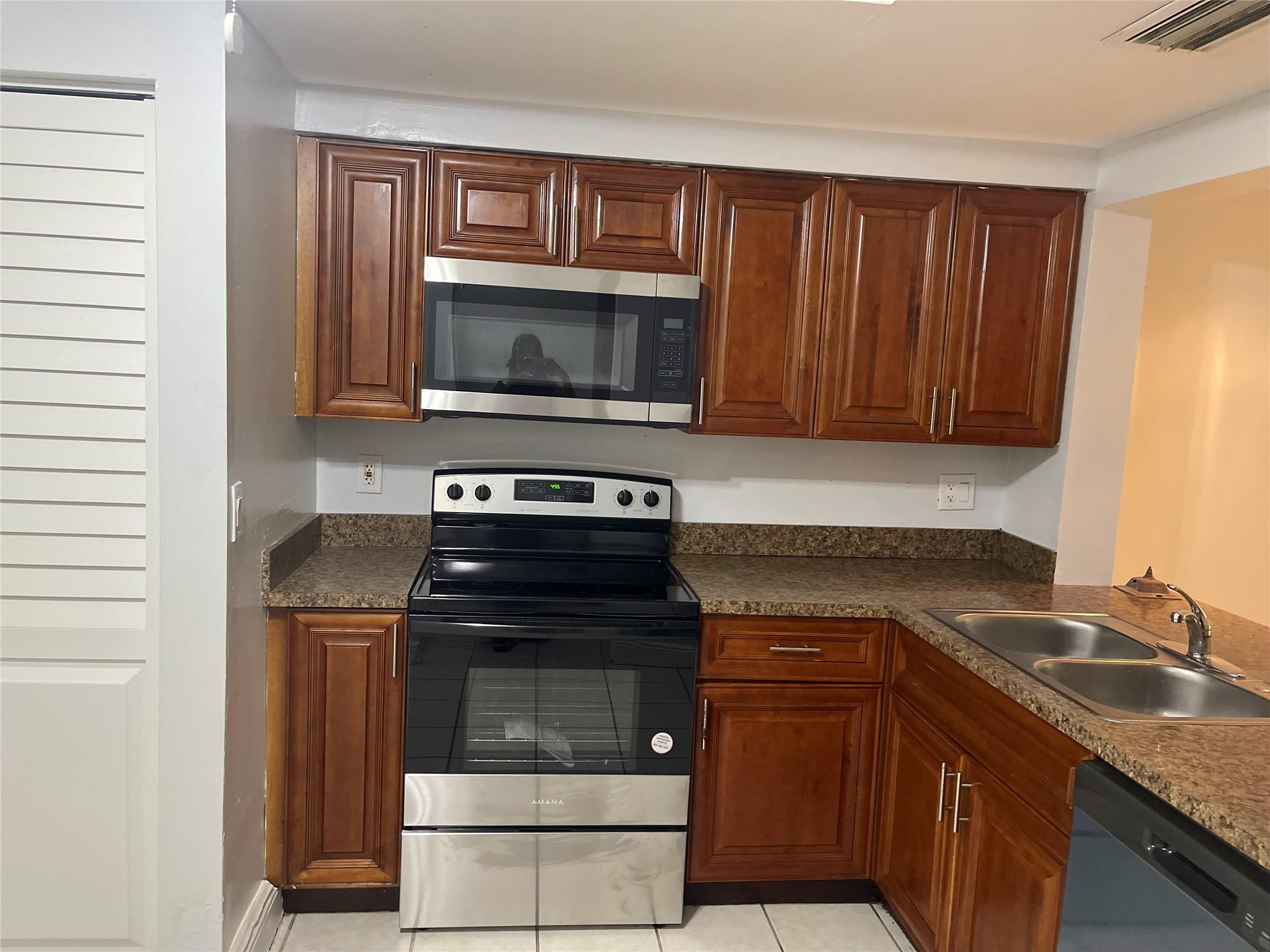 8843 Springtree Lakes Drive Property Photo 8