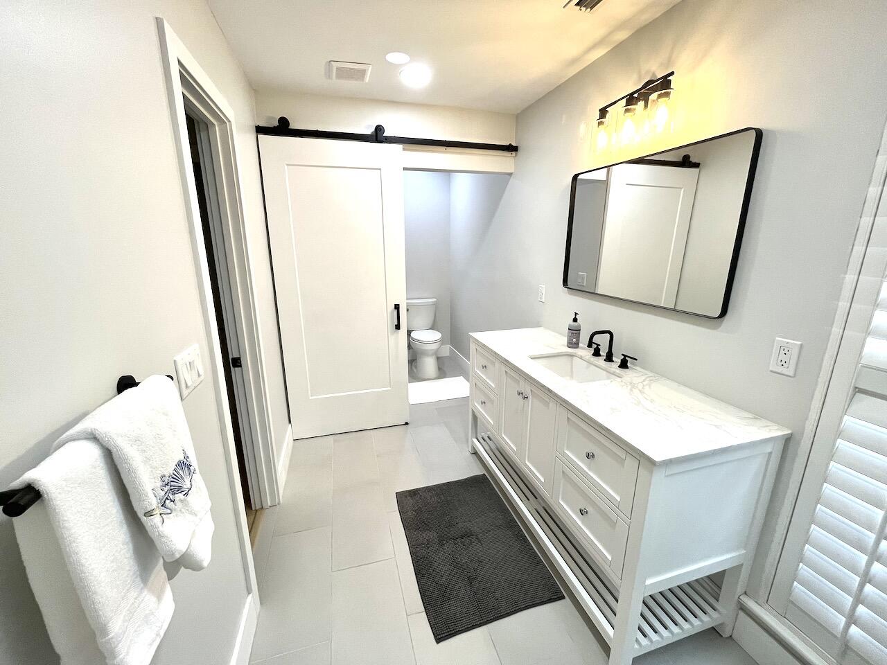 4044 Ne Breakwater Drive Property Photo 15