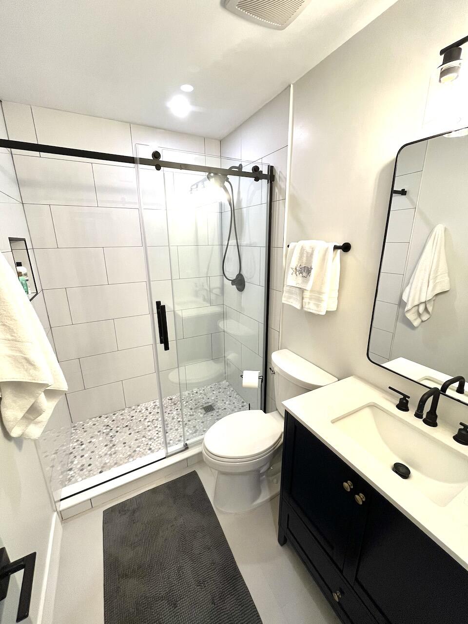 4044 Ne Breakwater Drive Property Photo 18