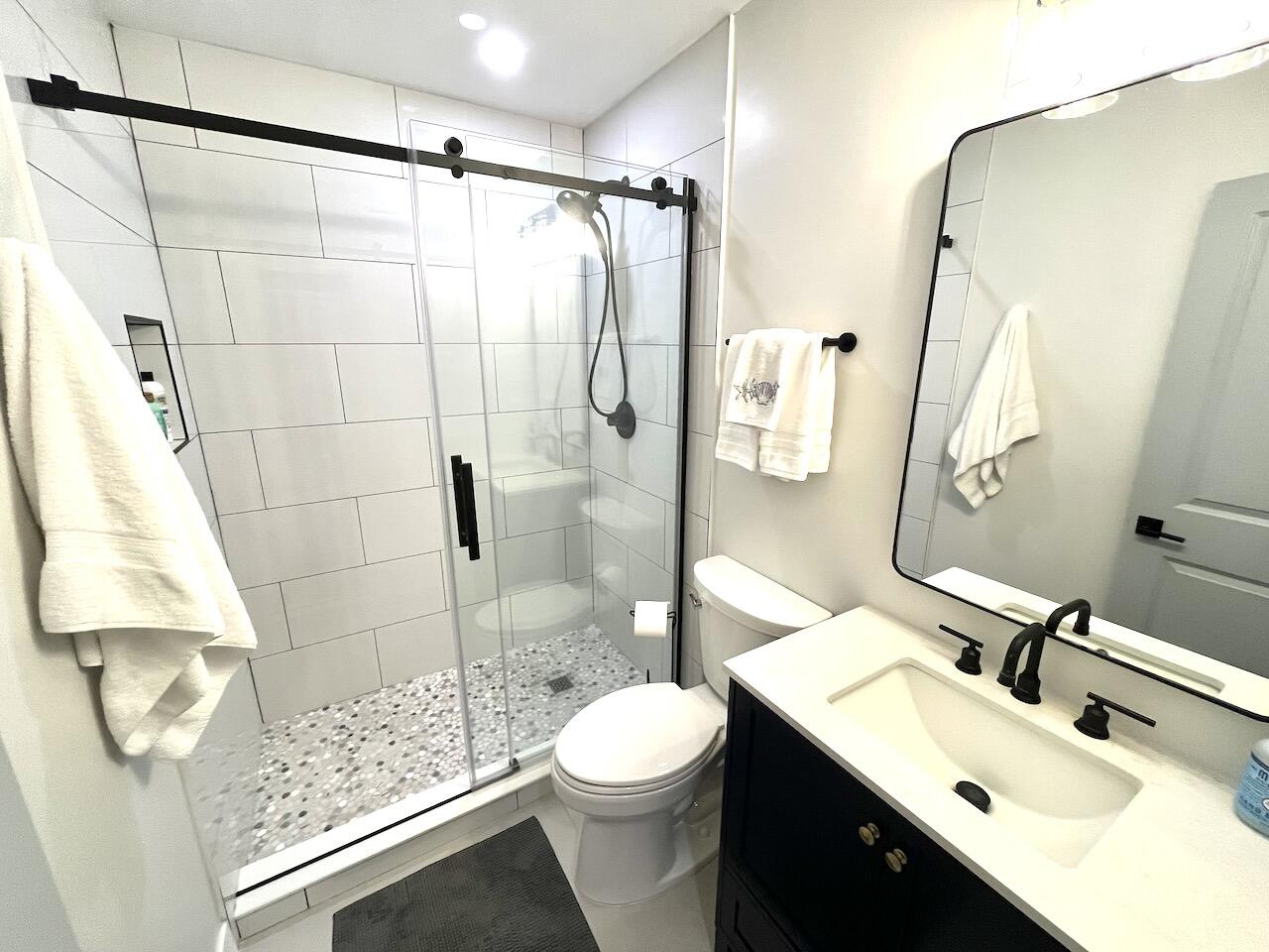 4044 Ne Breakwater Drive Property Photo 19