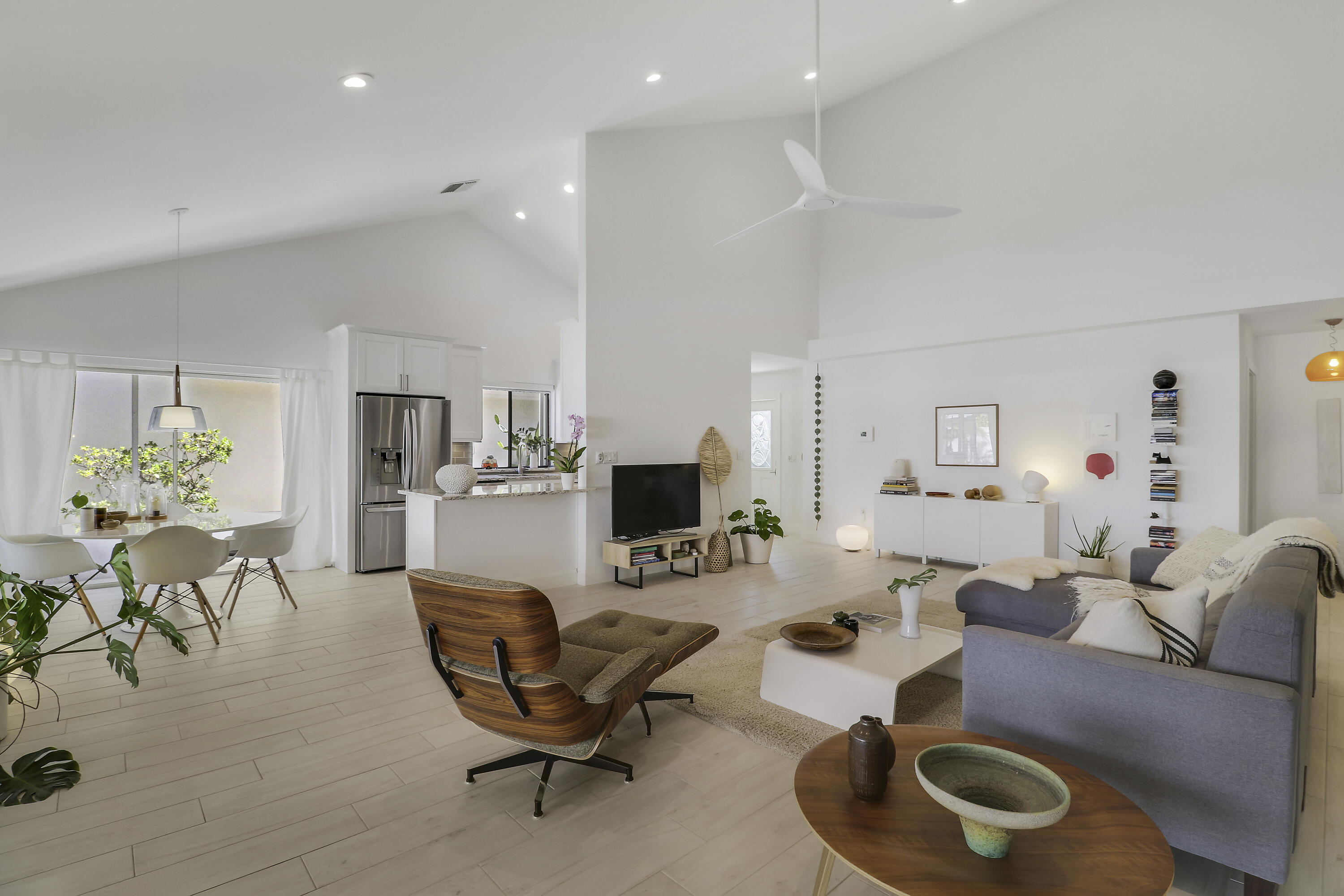 125 Harbourside Circle Property Photo 2