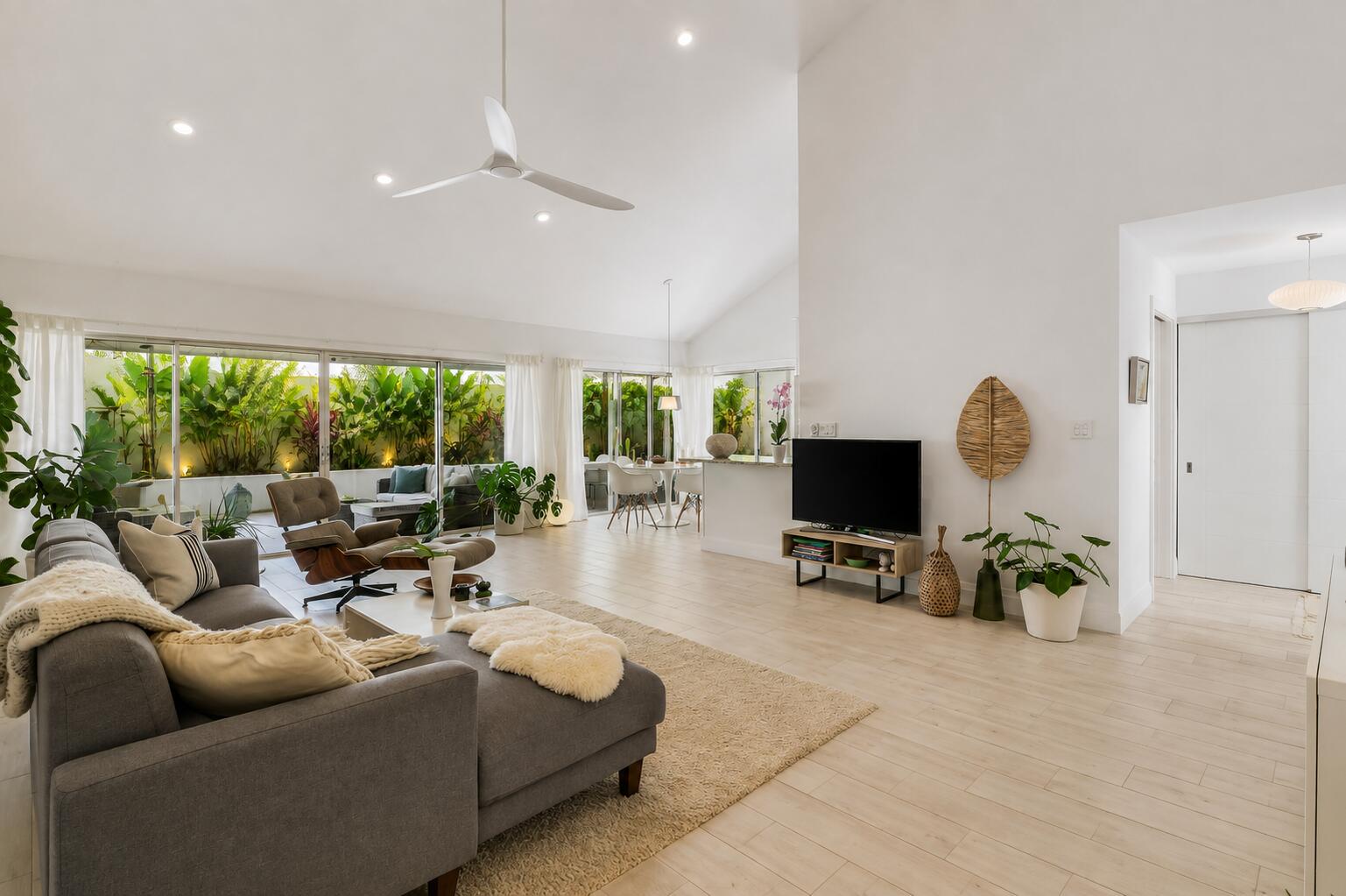 125 Harbourside Circle Property Photo 6
