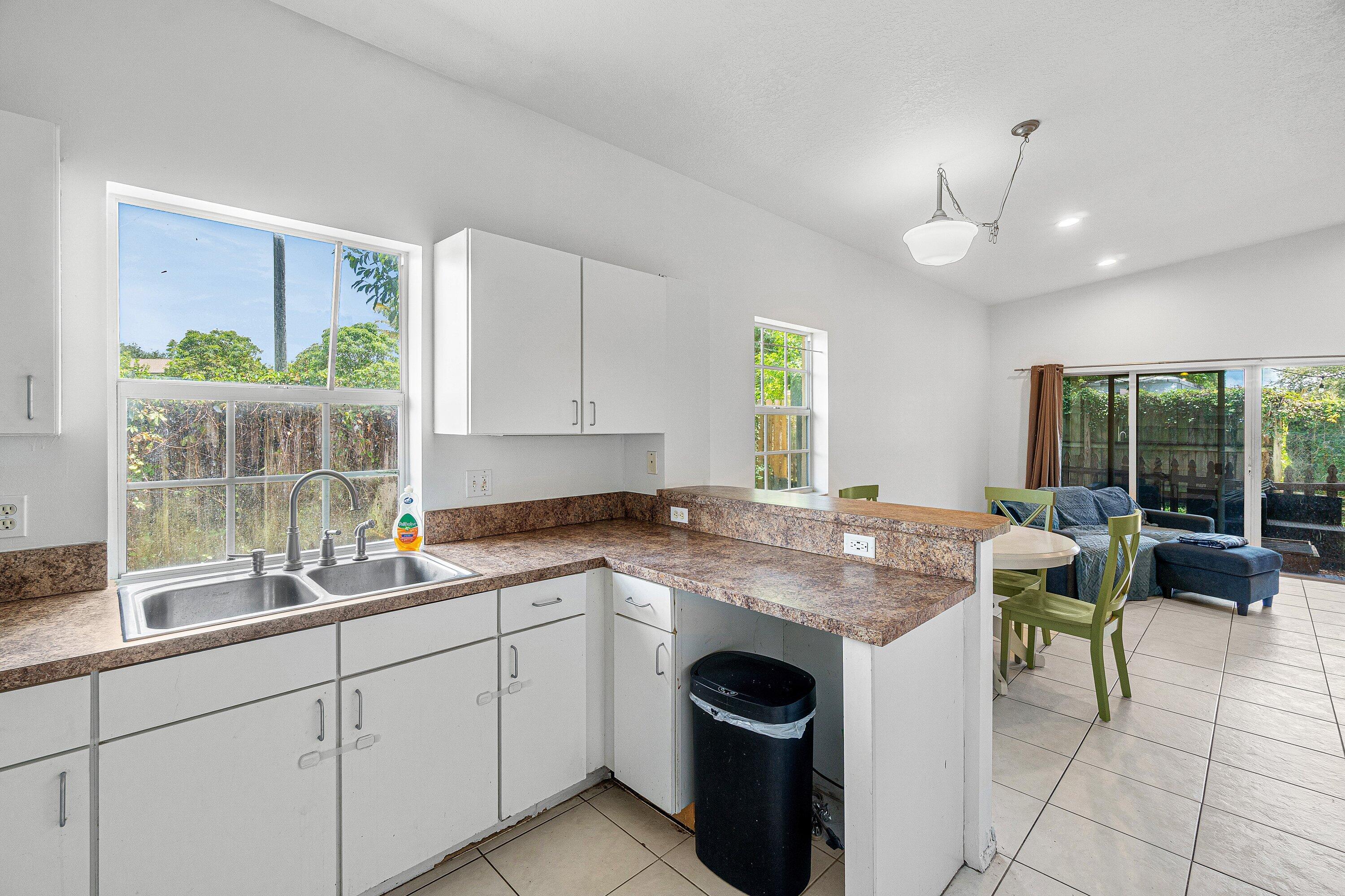 2406 Sundy Avenue Property Photo 4