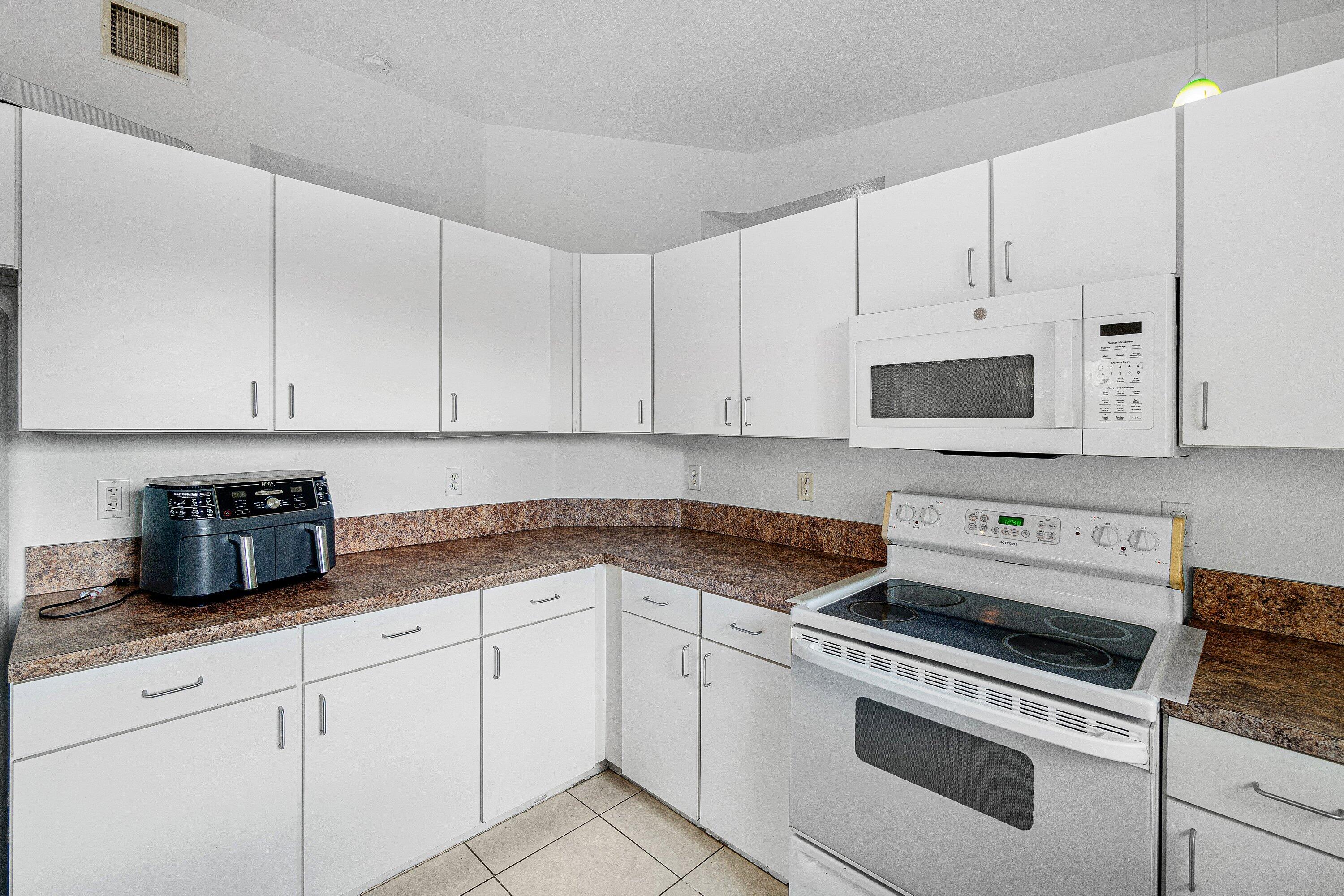 2406 Sundy Avenue Property Photo 8