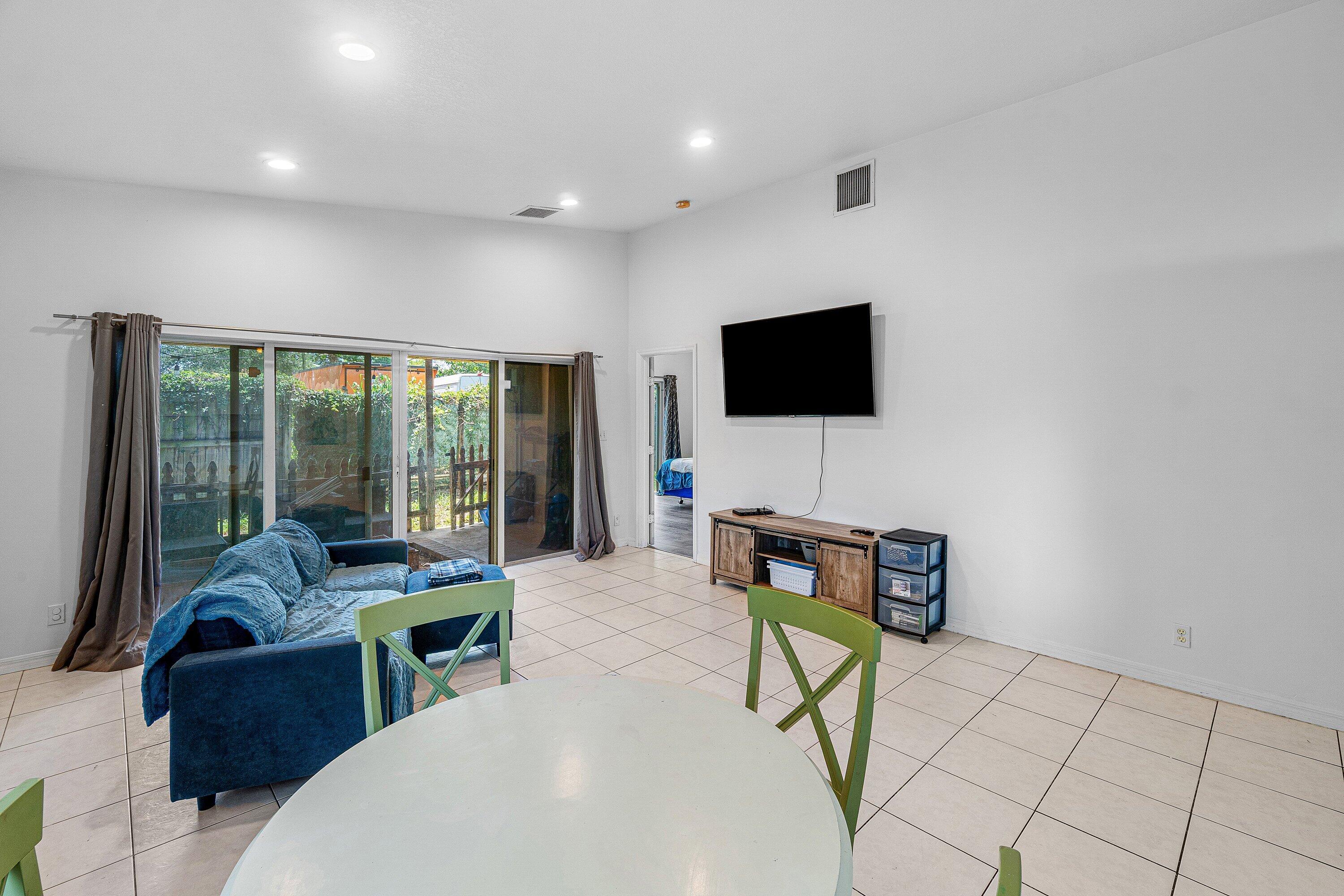 2406 Sundy Avenue Property Photo 12