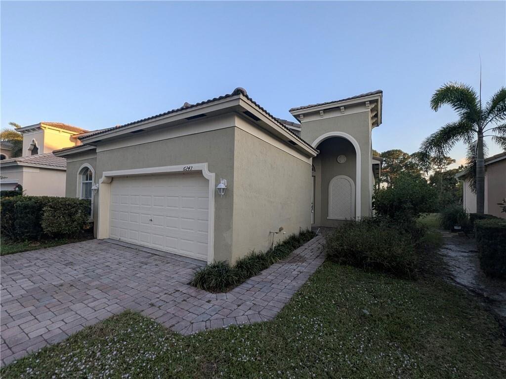 6243 Arlington Way Property Photo 2