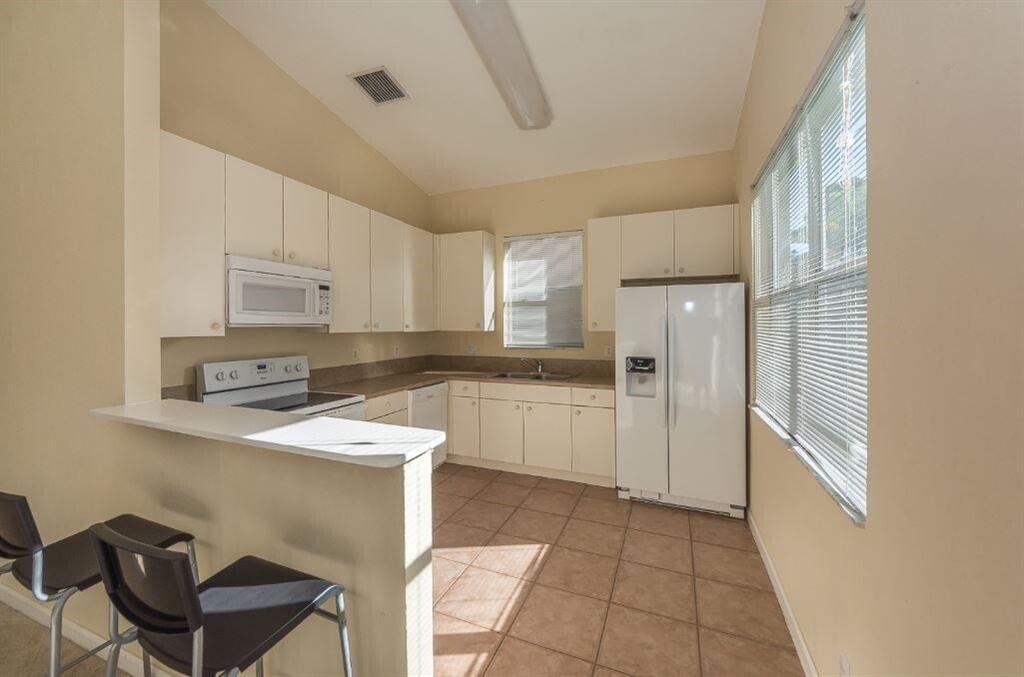 6243 Arlington Way Property Photo 6