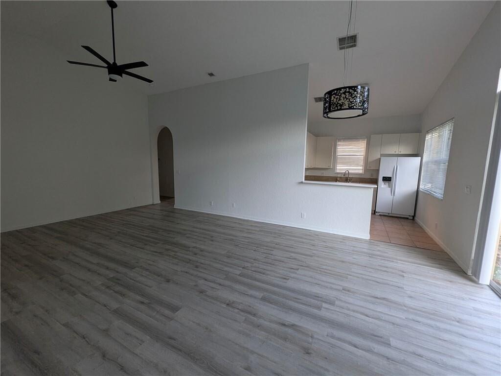 6243 Arlington Way Property Photo 7