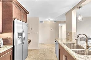 1150 Hillsboro Mile 514 Property Photo 8