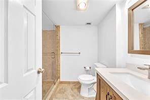 1150 Hillsboro Mile 514 Property Photo 10