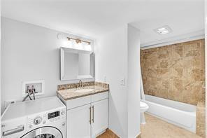 1150 Hillsboro Mile 514 Property Photo 14