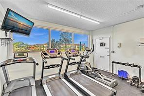 1150 Hillsboro Mile 514 Property Photo 25