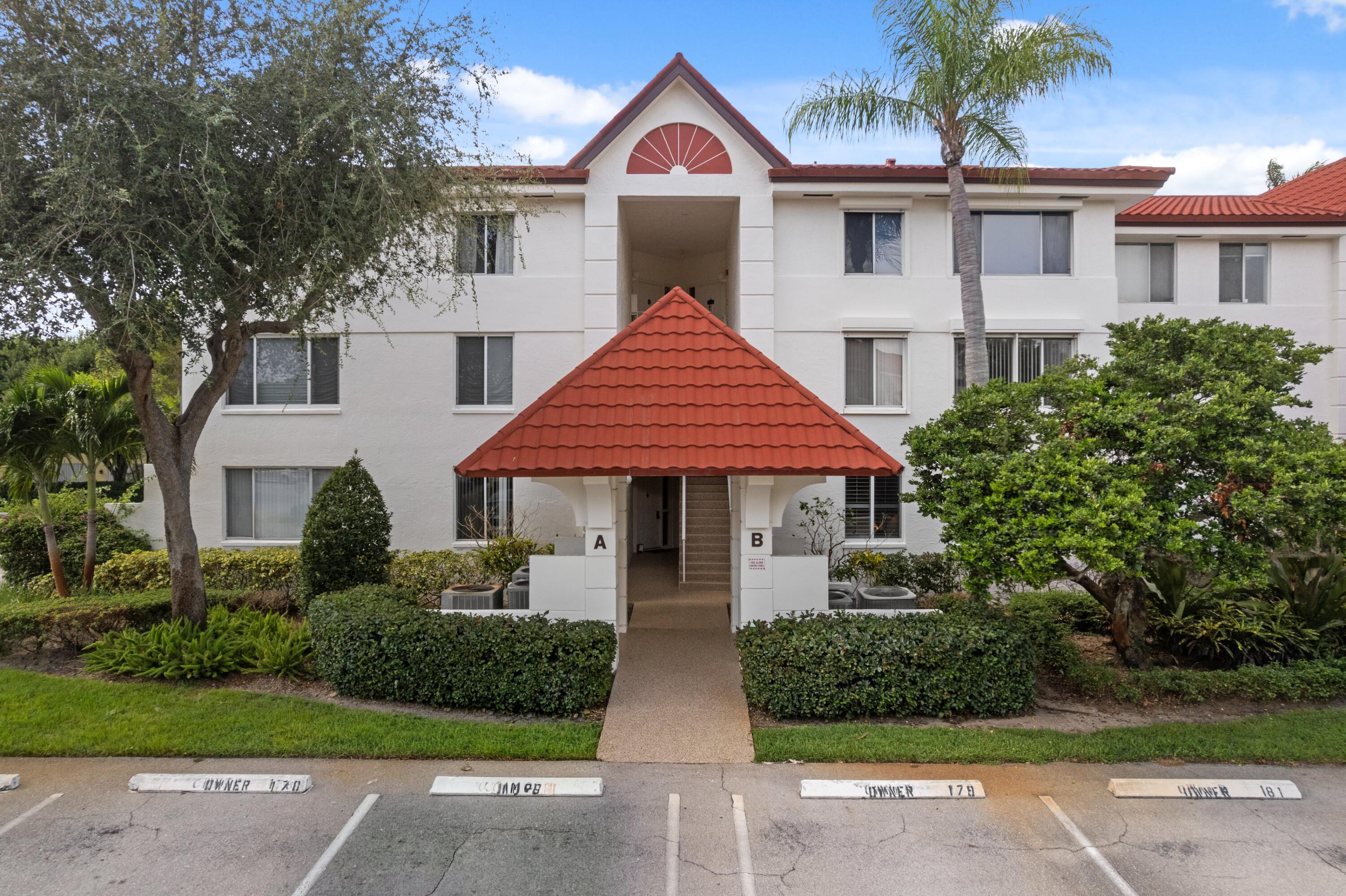106 Half Moon Circle B1 Property Photo 2