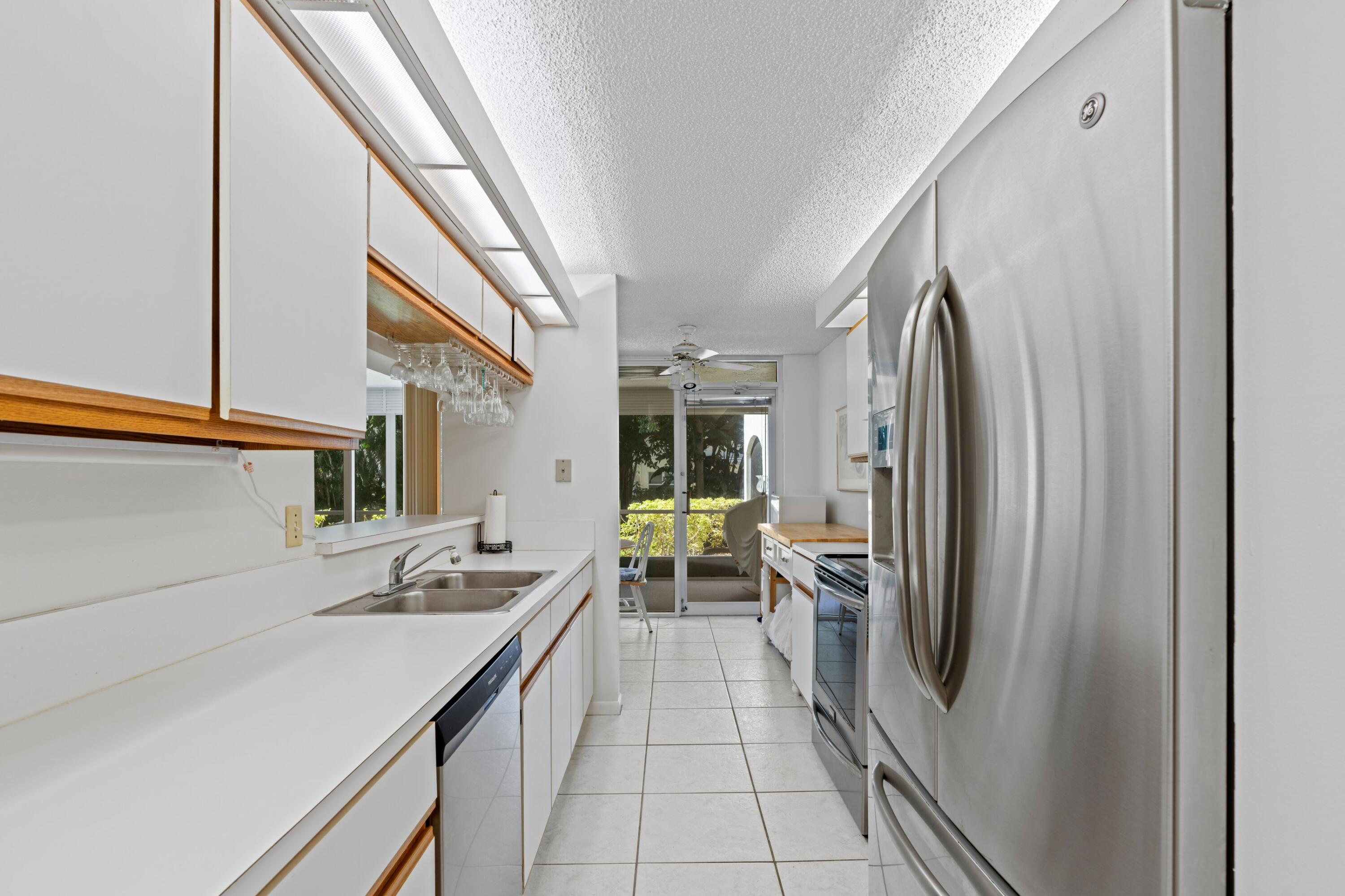 106 Half Moon Circle B1 Property Photo 15