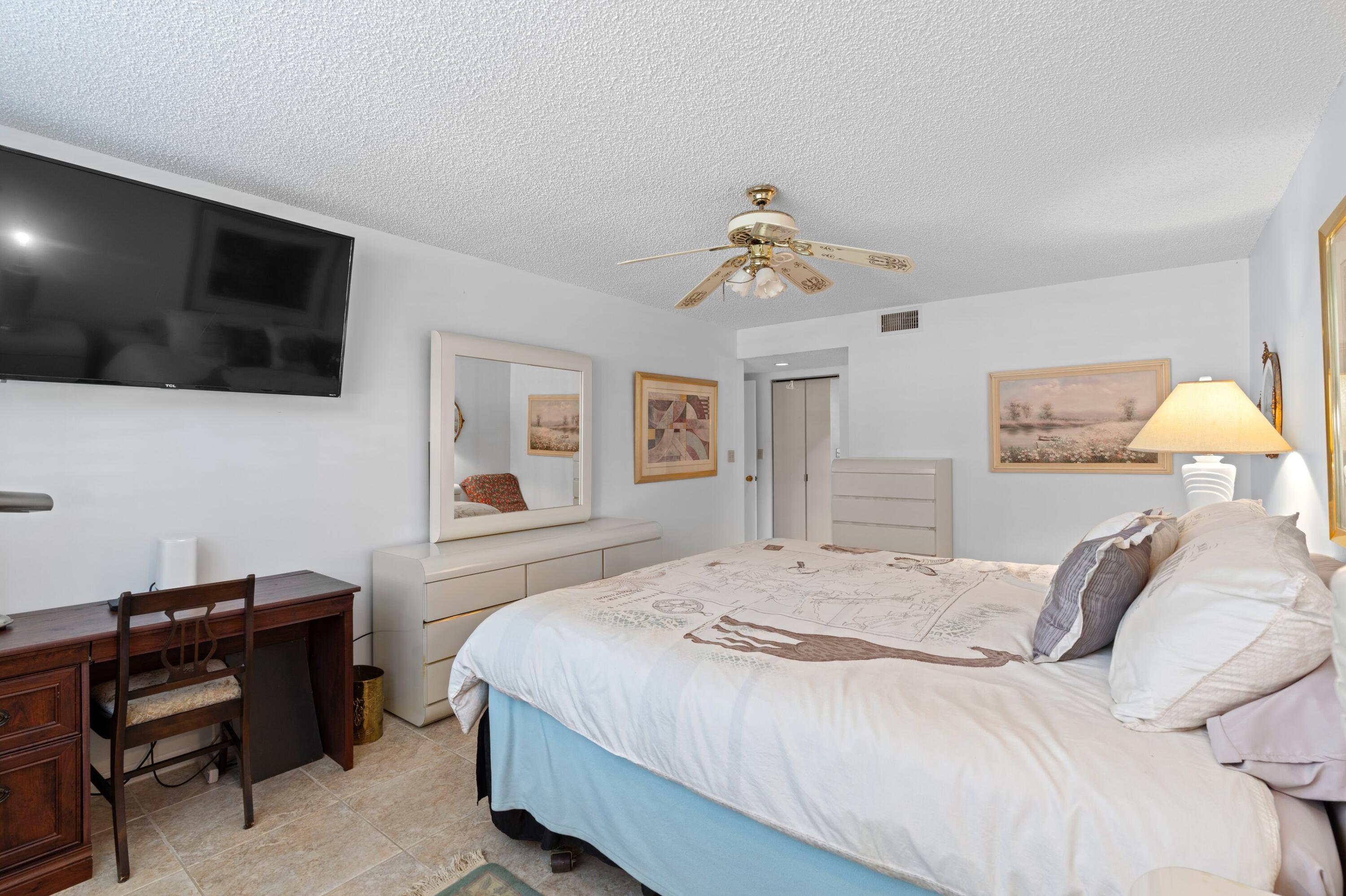 106 Half Moon Circle B1 Property Photo 17