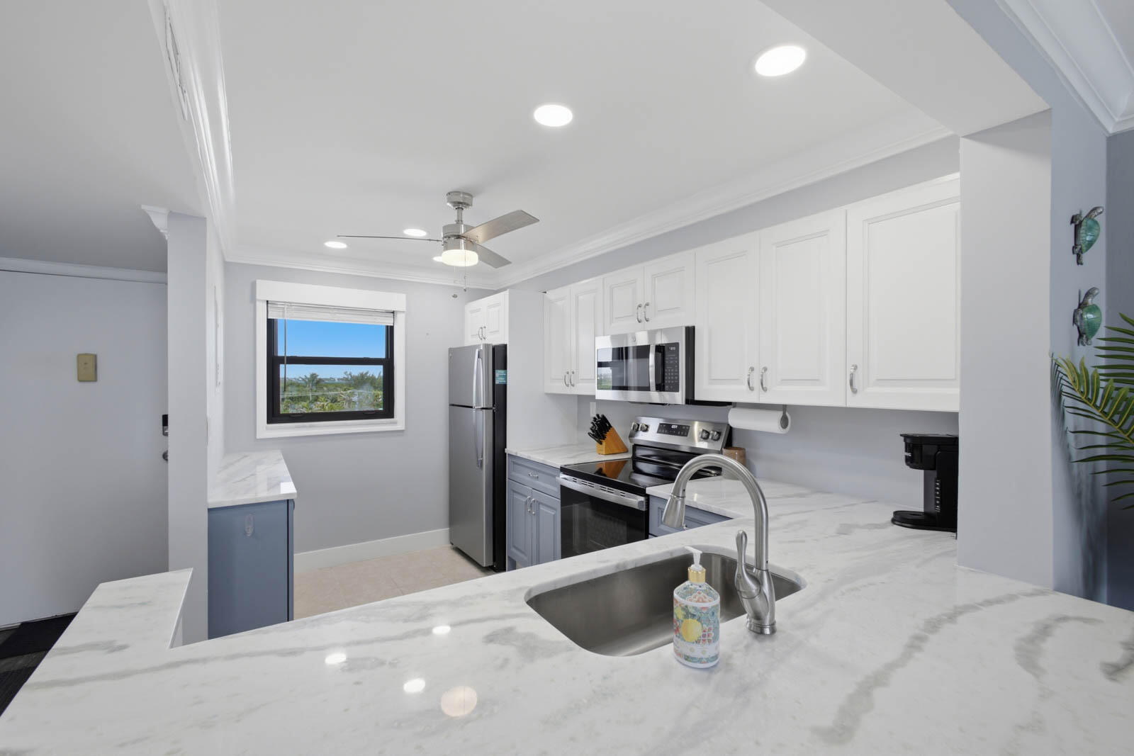 9490 S Ocean Drive A-615 Property Photo 26